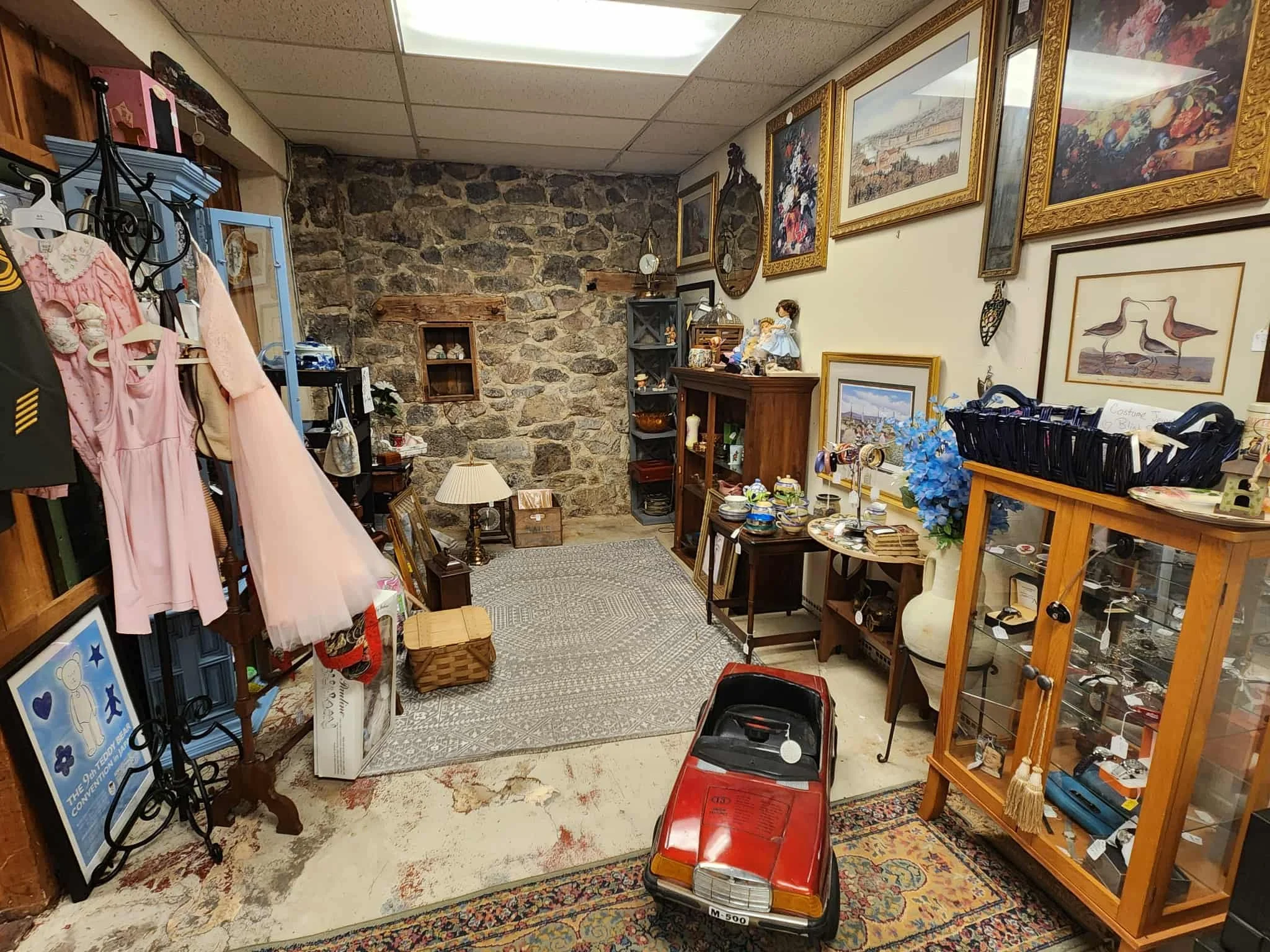 antique store near me, antiques, vintage, collectibles, home decor, antique dealers, vintage clothing, antique lamps, antique mall, antique tools, antique stores near me, antique store morgantown pa, antique shops, morgantown antiques, local antique