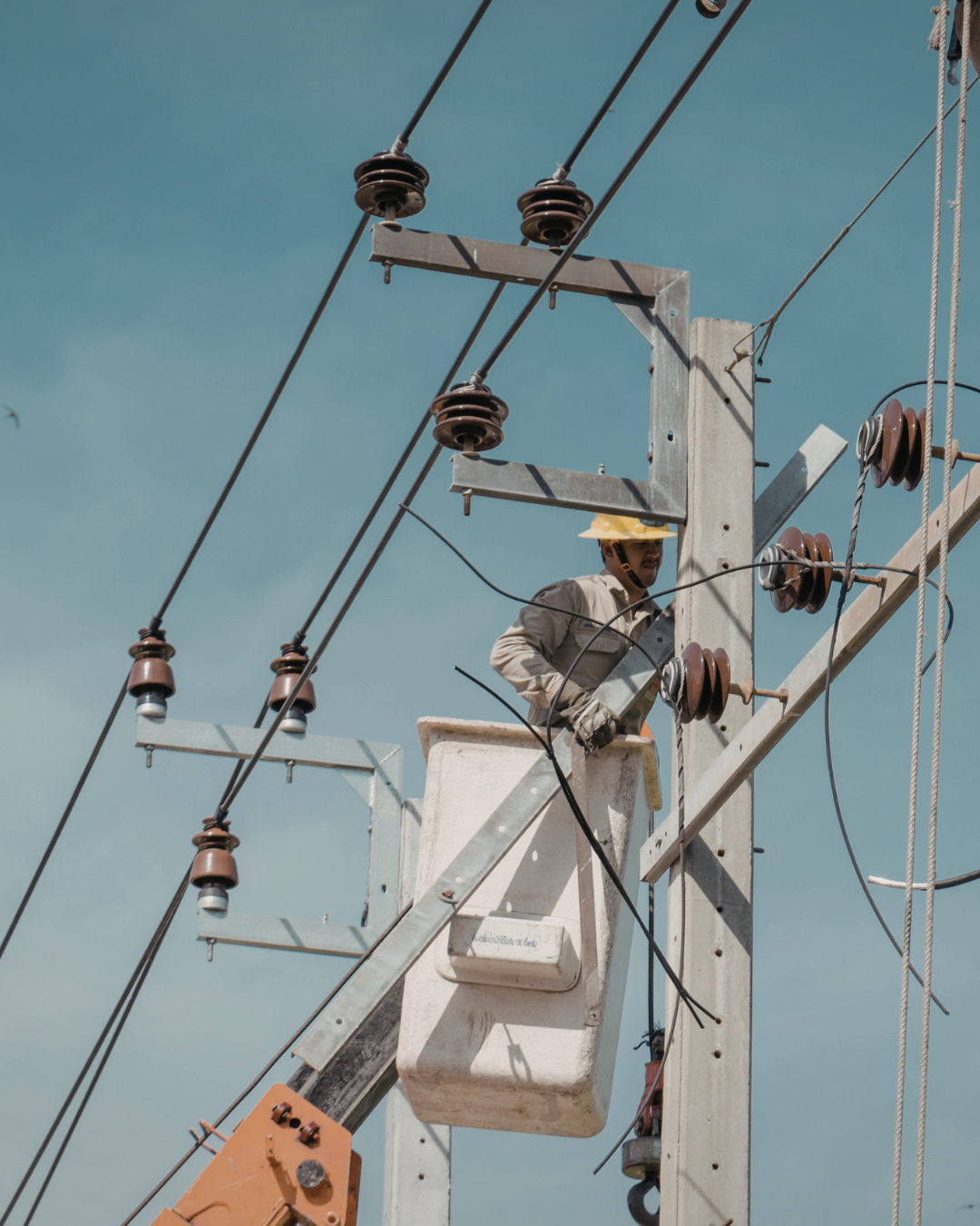 Default Utility Rates vs. Competitive Supply: What Businesses Actually Pay When They Do Nothing