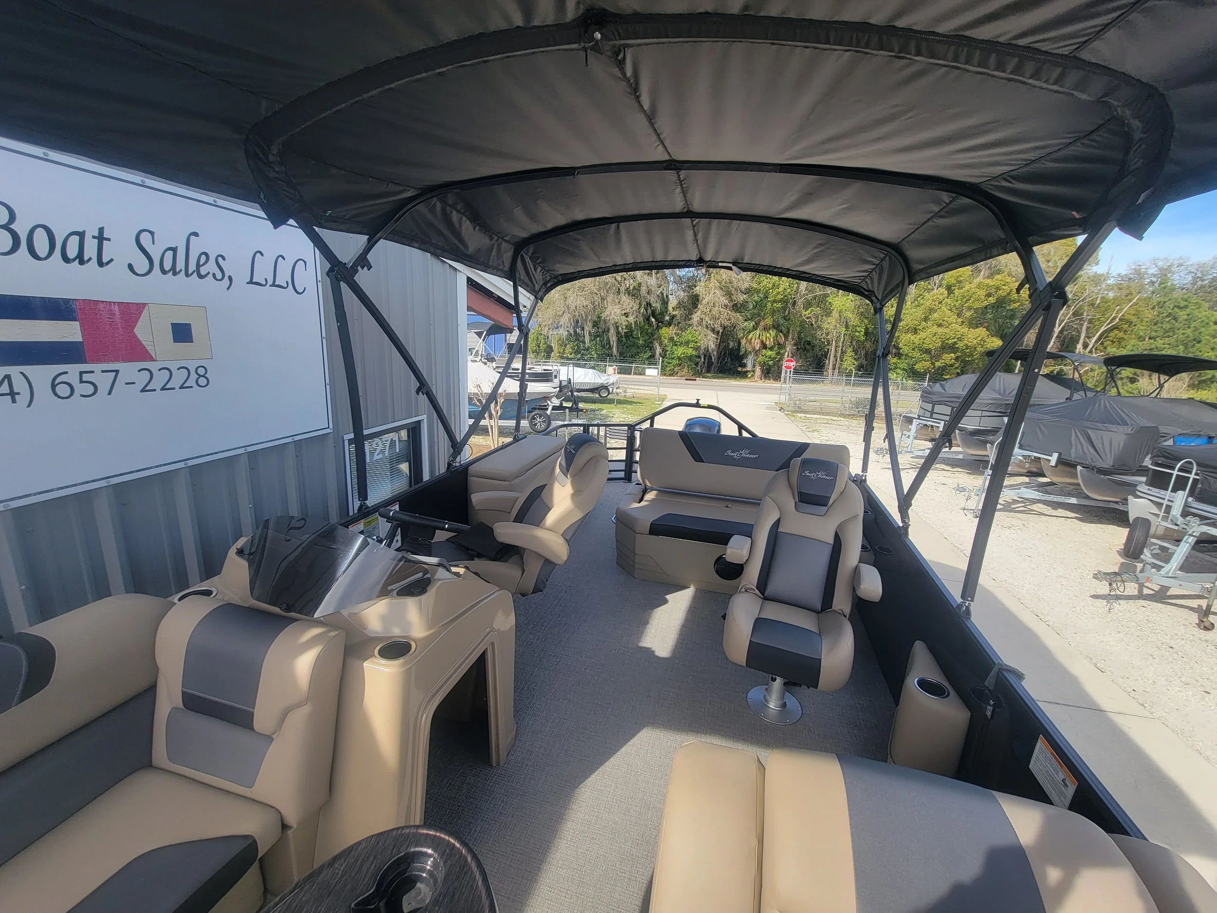 Sun Chaser Geneva Sport spacious seating