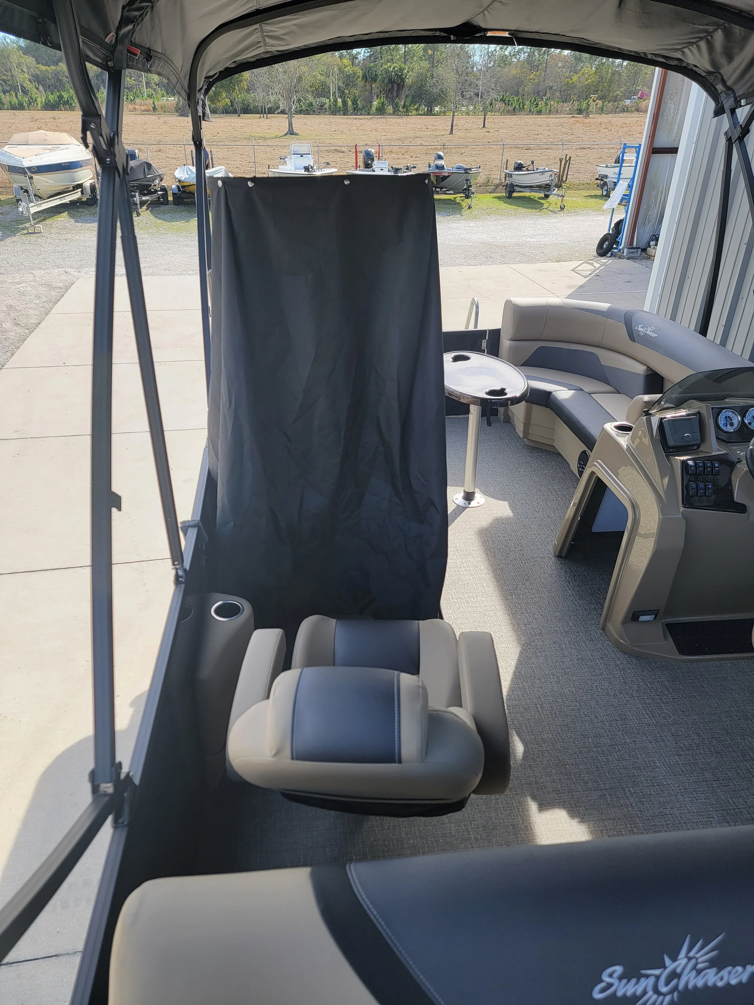 Pop-up changing room