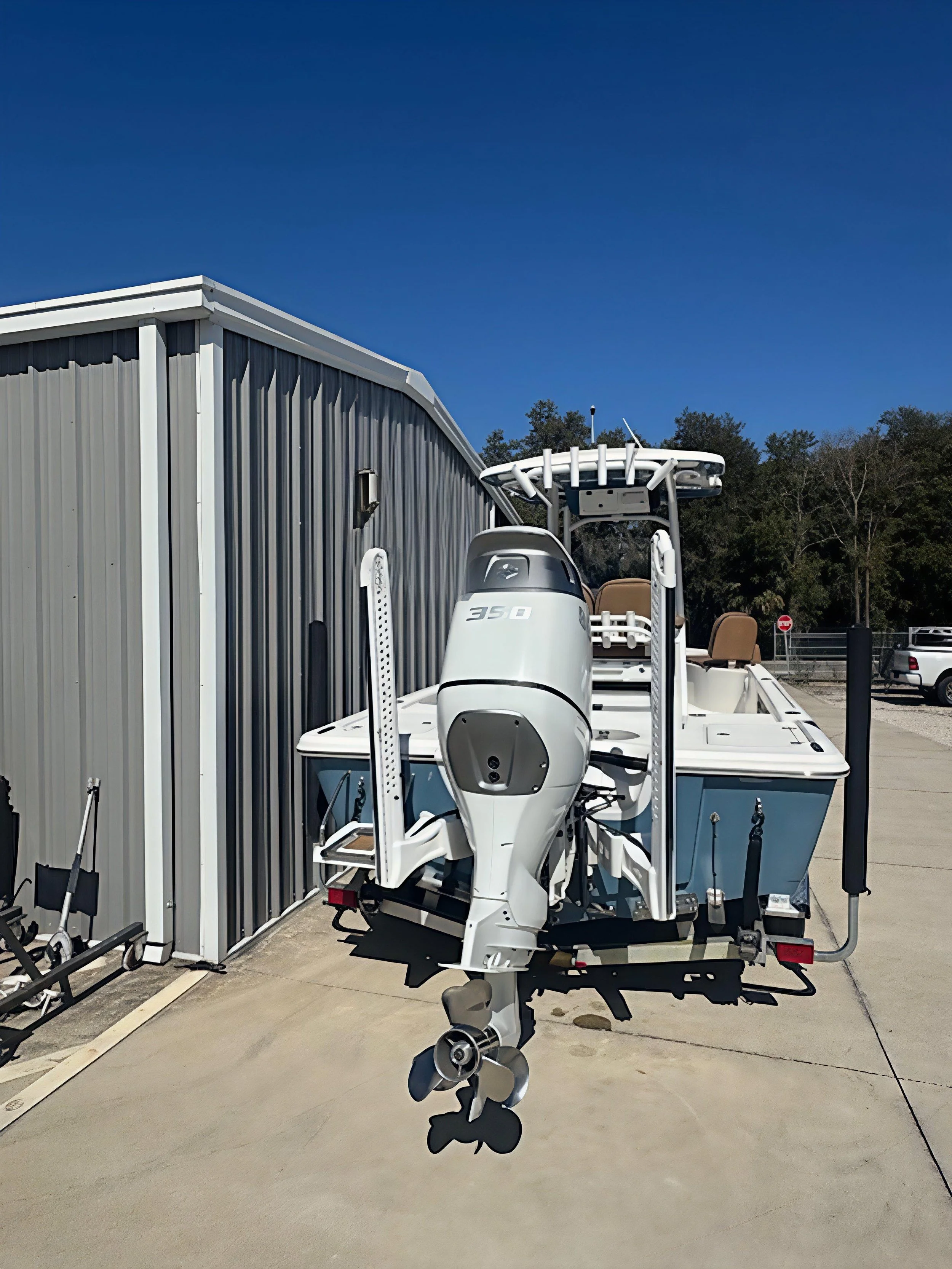 Sea Pro 248 transom view