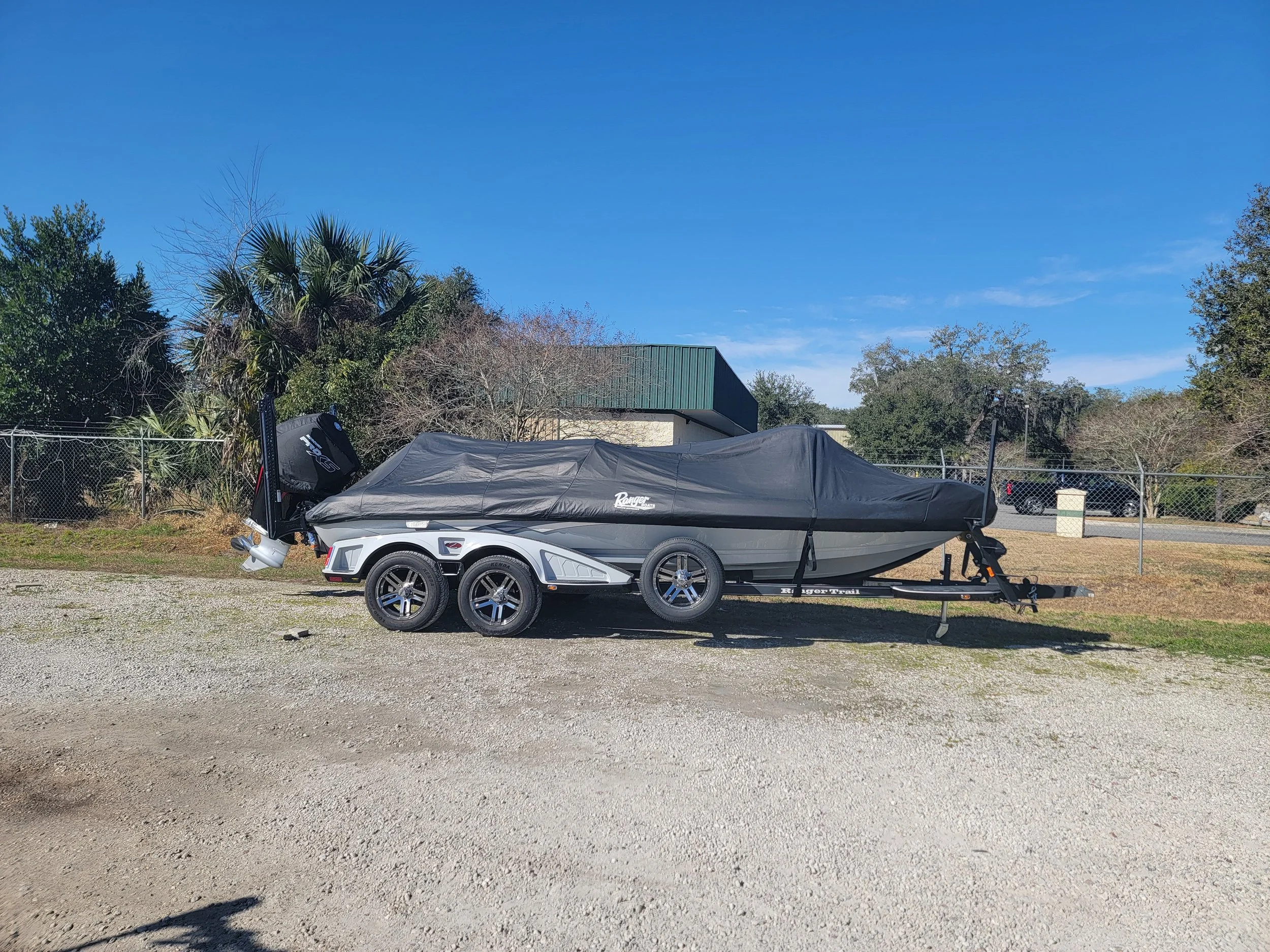 Ranger Z520R side view