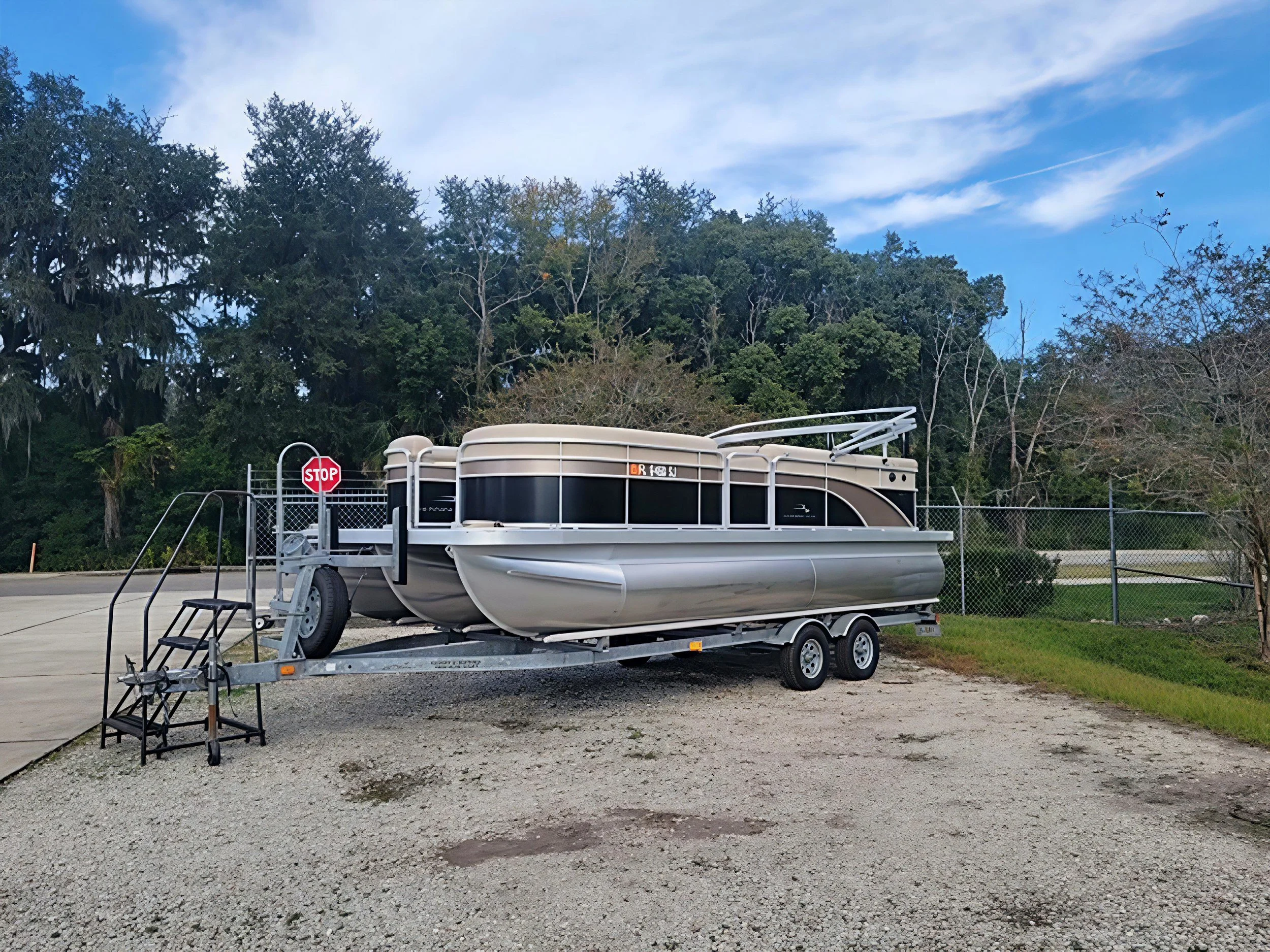 2015 Bennington 21SLX Tritoon- All Around Family-Friendly