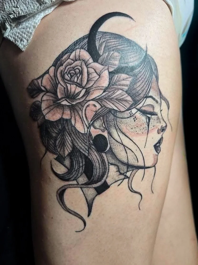 She blooms with strength under the moonlight, carrying both beauty and mystery🖋️
.
.
Tattoo artist: @ambrosia_tattoos 
.
.
Lagrange,GA