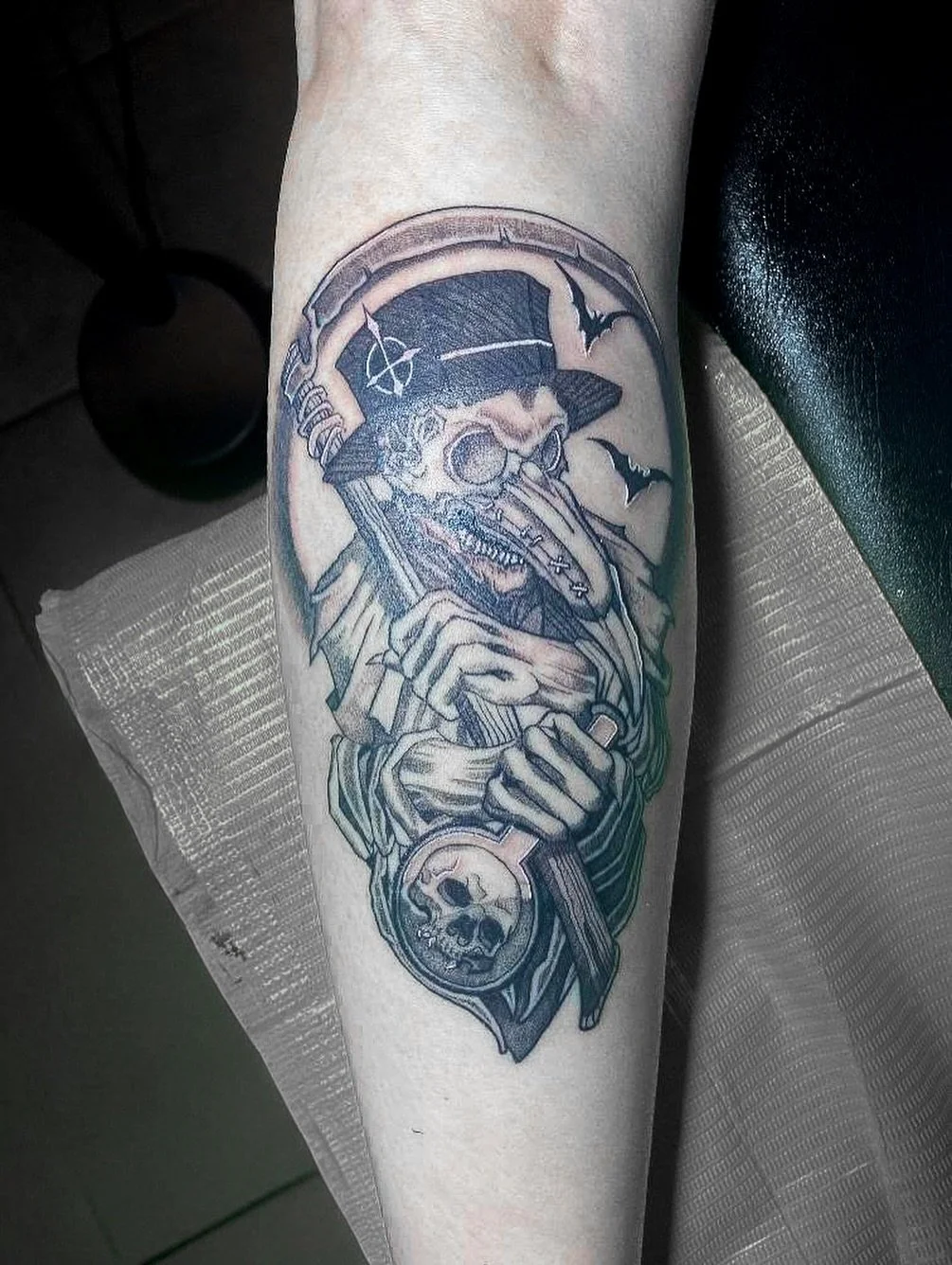 Dark art done right💀
.
.
Tattoo Artist: @ambrosia_tattoos 
.
.
Lagnrage, GA