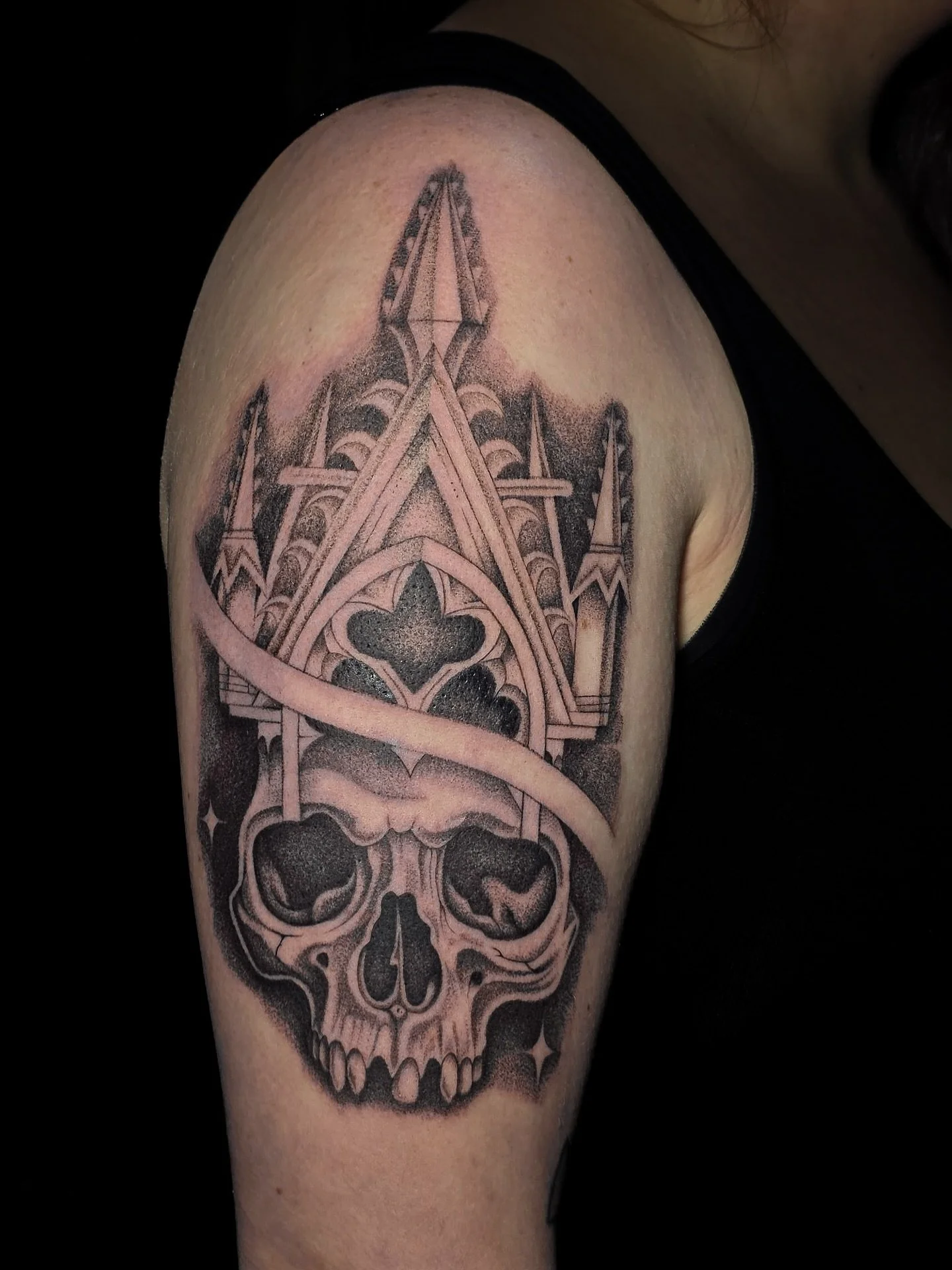 Blending gothic architecture with the raw truth of mortality. A reminder that even in darkness, there&rsquo;s design💀🖋️
.
.
Tattoo Artist: @ambrosia_tattoos 
.
.
Lagrange, GA
