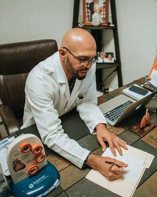 Dr Noe Zamudio in Los Algodones Helping people with Pain Management