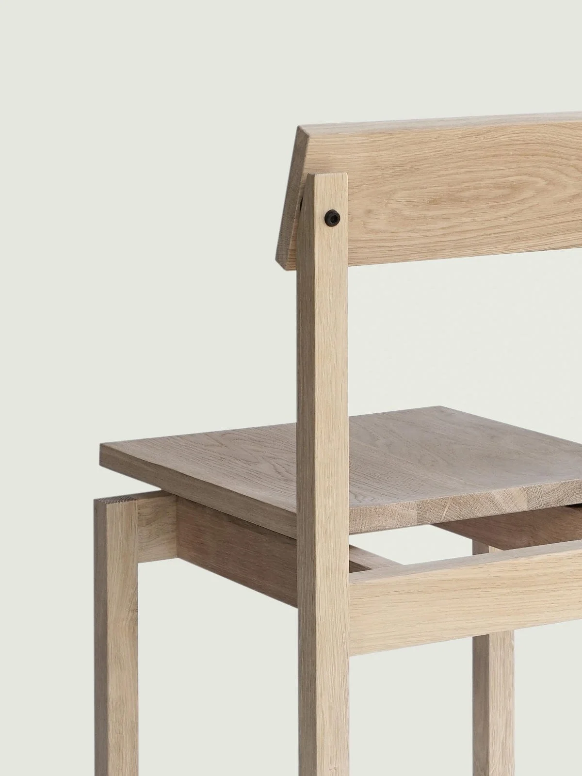 asket-chair-wood-jakob-schenk-1200-1600-01.jpg