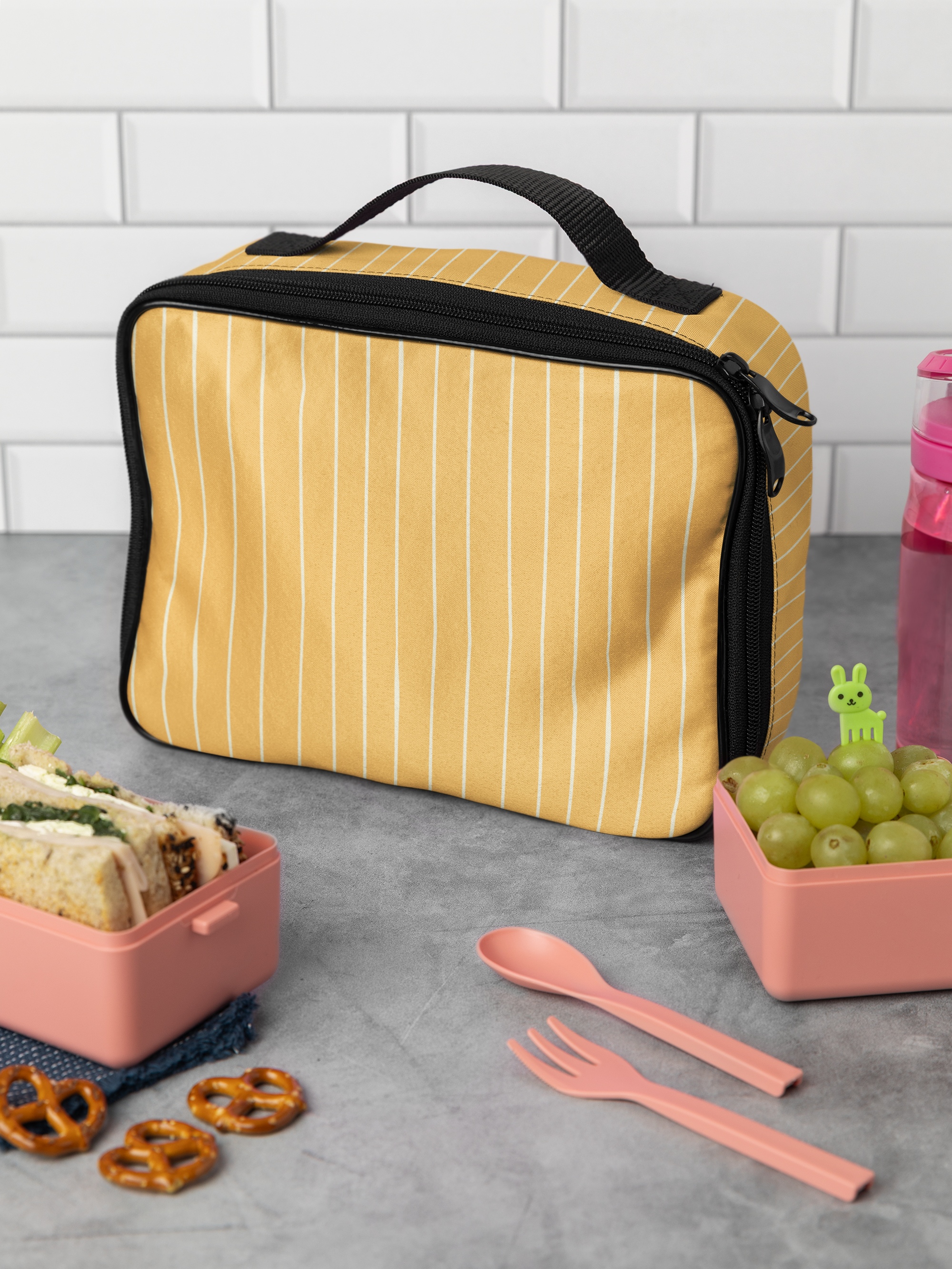 Lunchbag Mockup.png