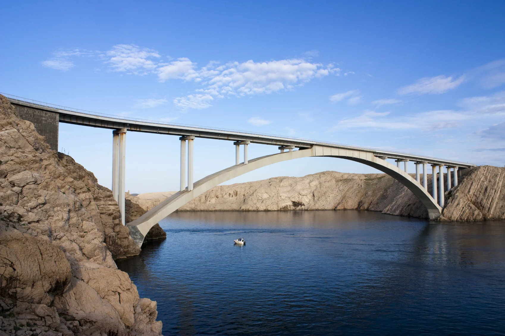 DesertRockBridge000009960083Medium1698x1131.jpg