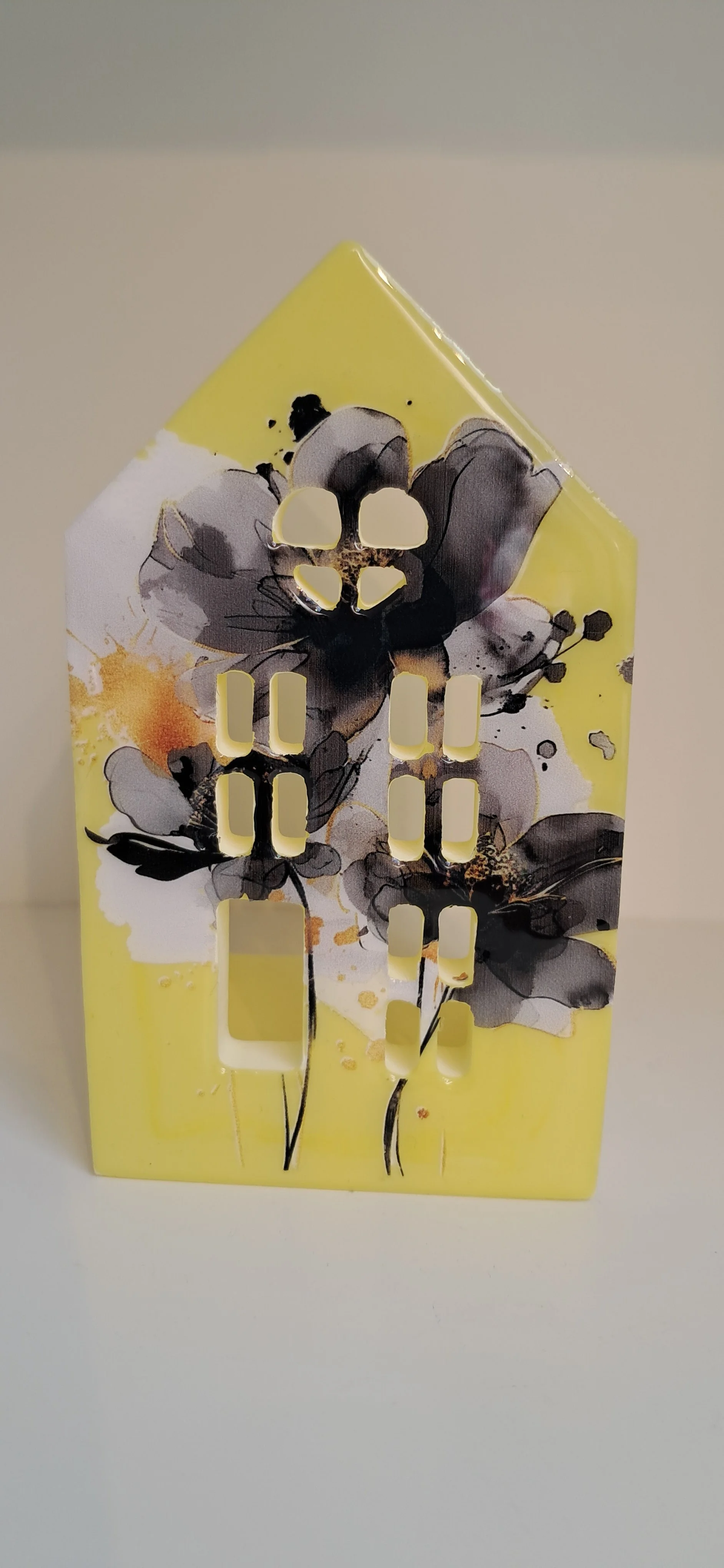 Tealight Holder House / Yellow, Black Flowers