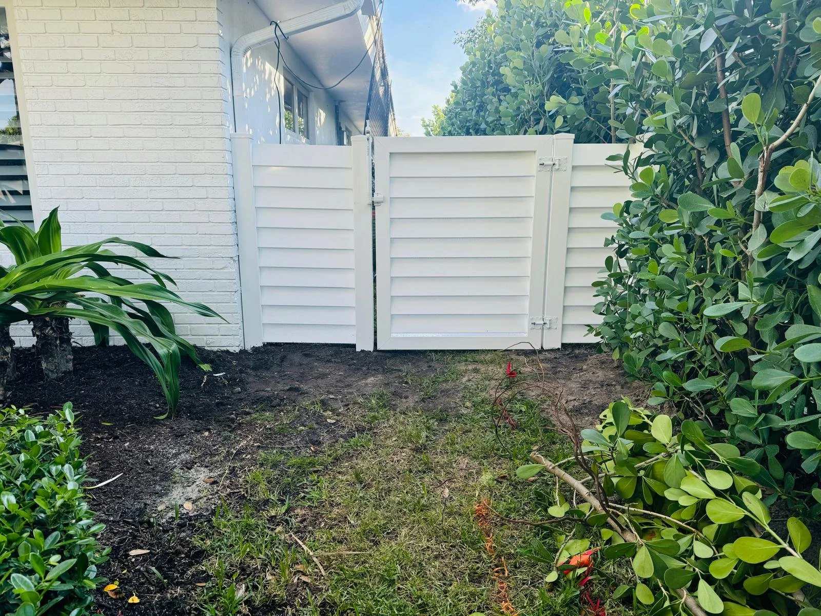Louvered Fence PVC .jpg