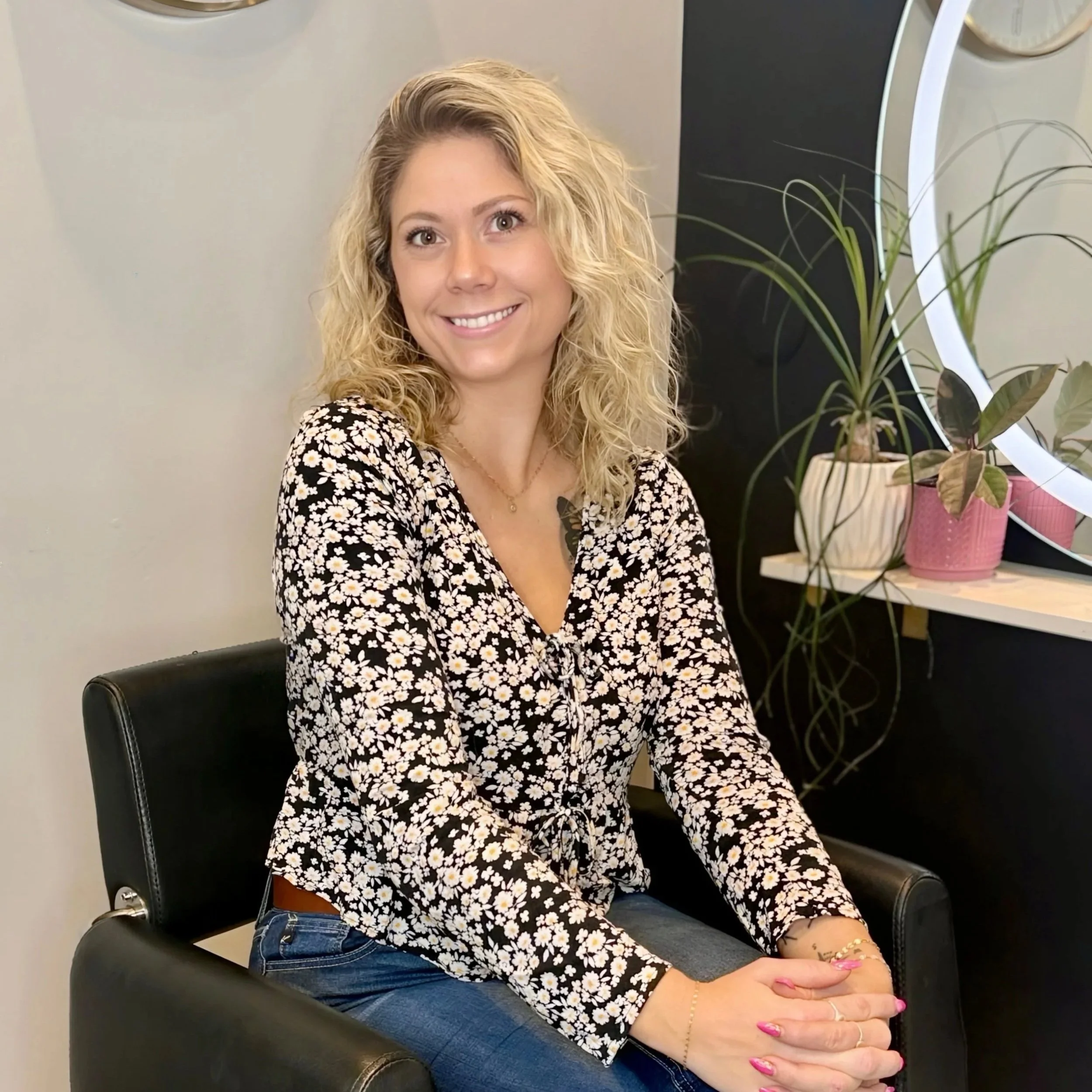 Holly, Stylist and Men's and Short Hair Cutting Specialist at Studio 192