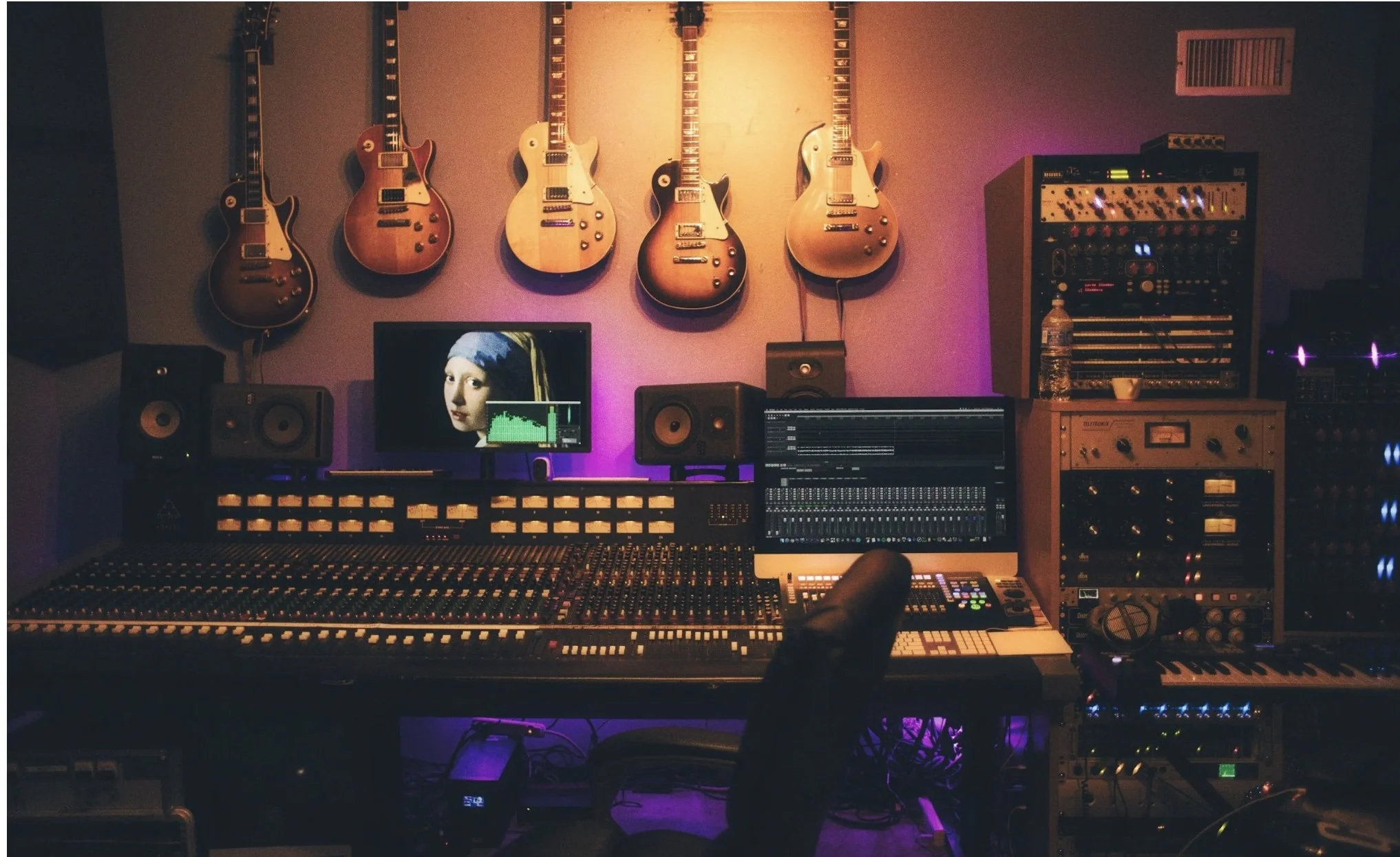 How to Record Vocals At Home: A Complete Beginners Guide to DIY music production. 