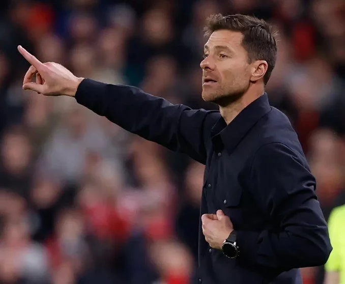 Xabi Alonso fuera del Real Madrid