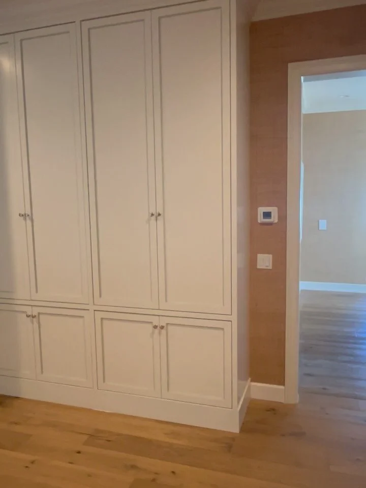 Built in cabinet unit #customcloset #customclosets #customwoodworking #customcabinets #customcabinetry #custombuilder #instawood #instawoodworkers #closet #millwork #custommillwork #woodworking