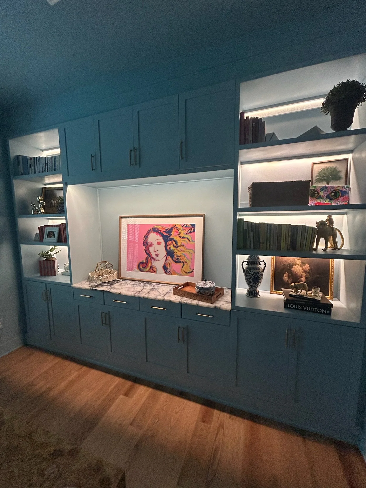 Built-in office cabinets and shelves in Tampa