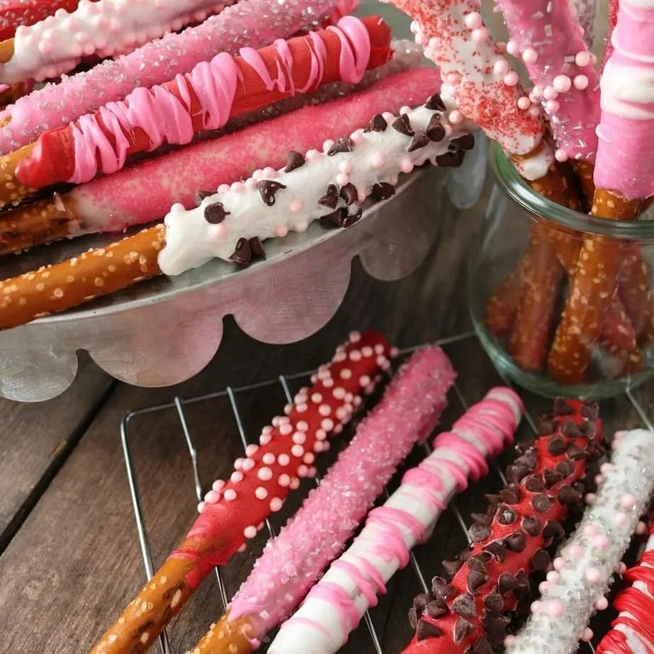 Make-Valentine-Day-Special-with-easy-white-chocolate-covered-pretzels..jpg
