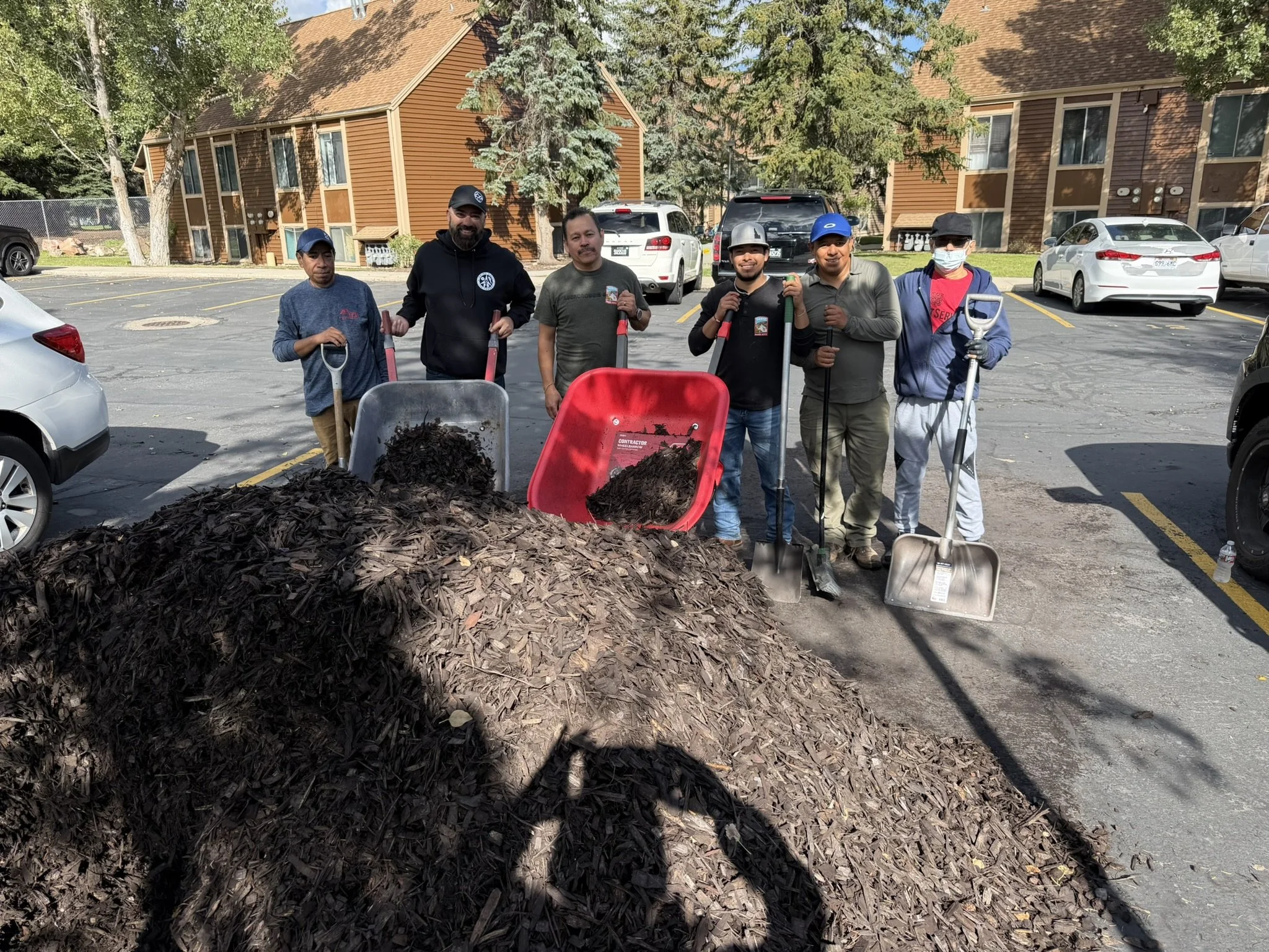 15 Mulch Crew Mountainlands Housing (Serve Park City).jpg