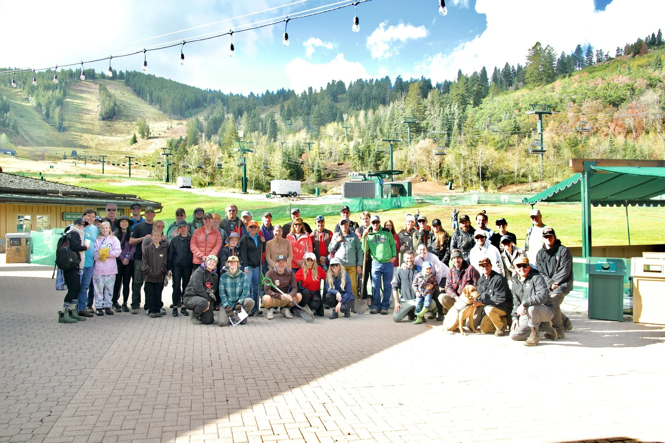 11 Deer Valley Volunteer Group (Serve Park City).jpg