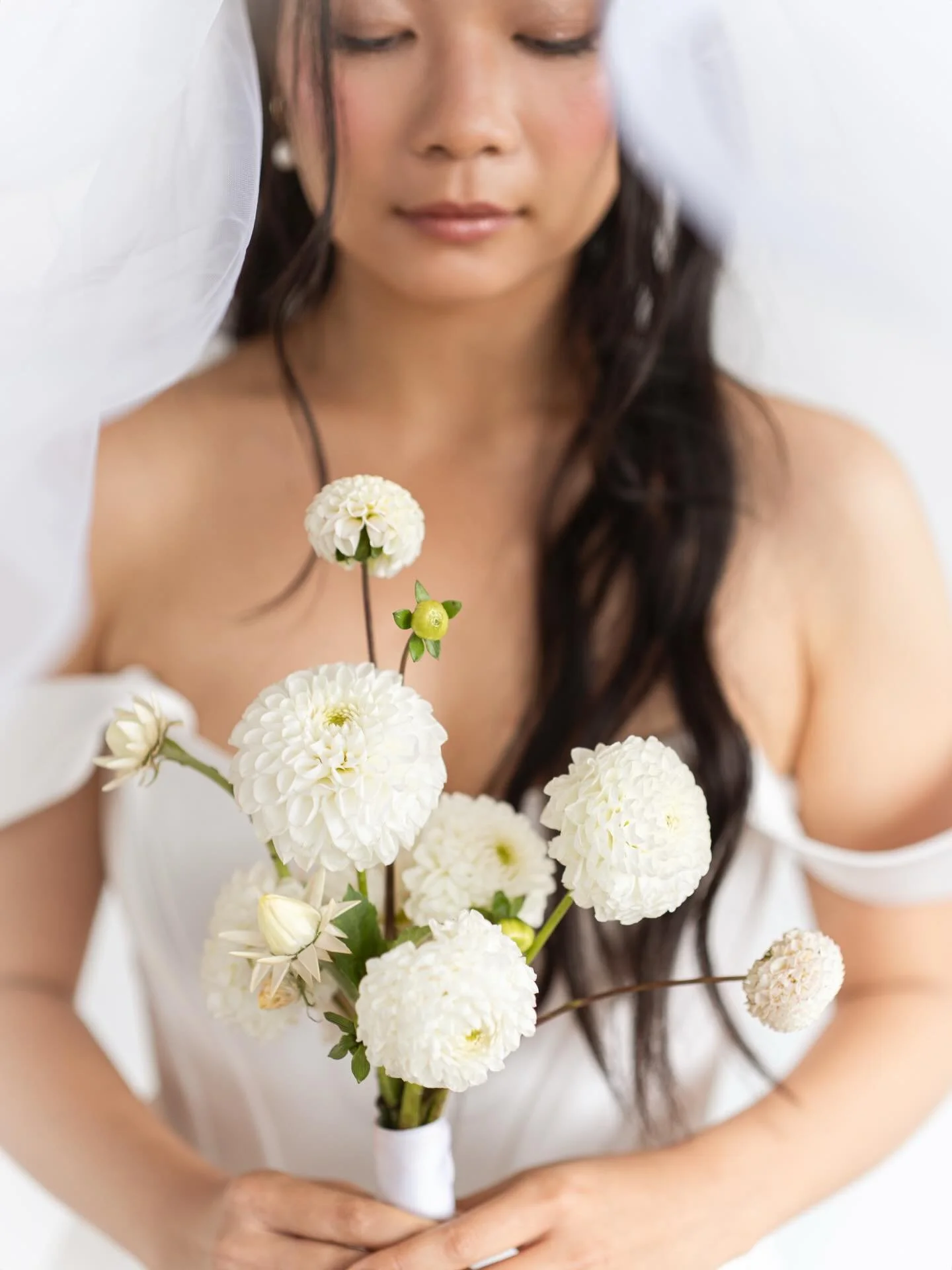 In my photography, I always try my best to honour every single person who put in the work to ensure that the day goes beautifully - here&rsquo;s a shout out to the incredible @curatedbynely for her hard work with the flowers. And this is not the end 