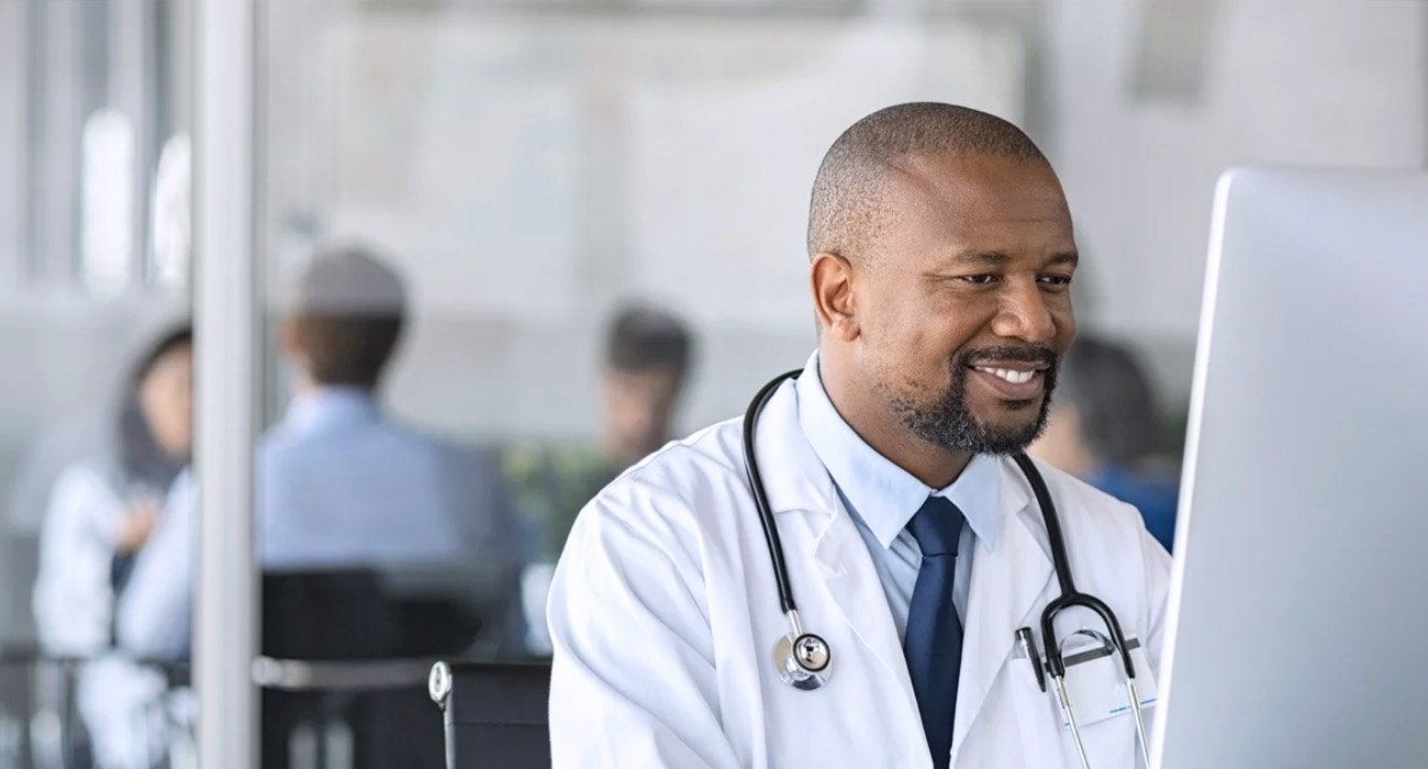 Customer support representative providing managed IT help for businesses looking for the best IT company.