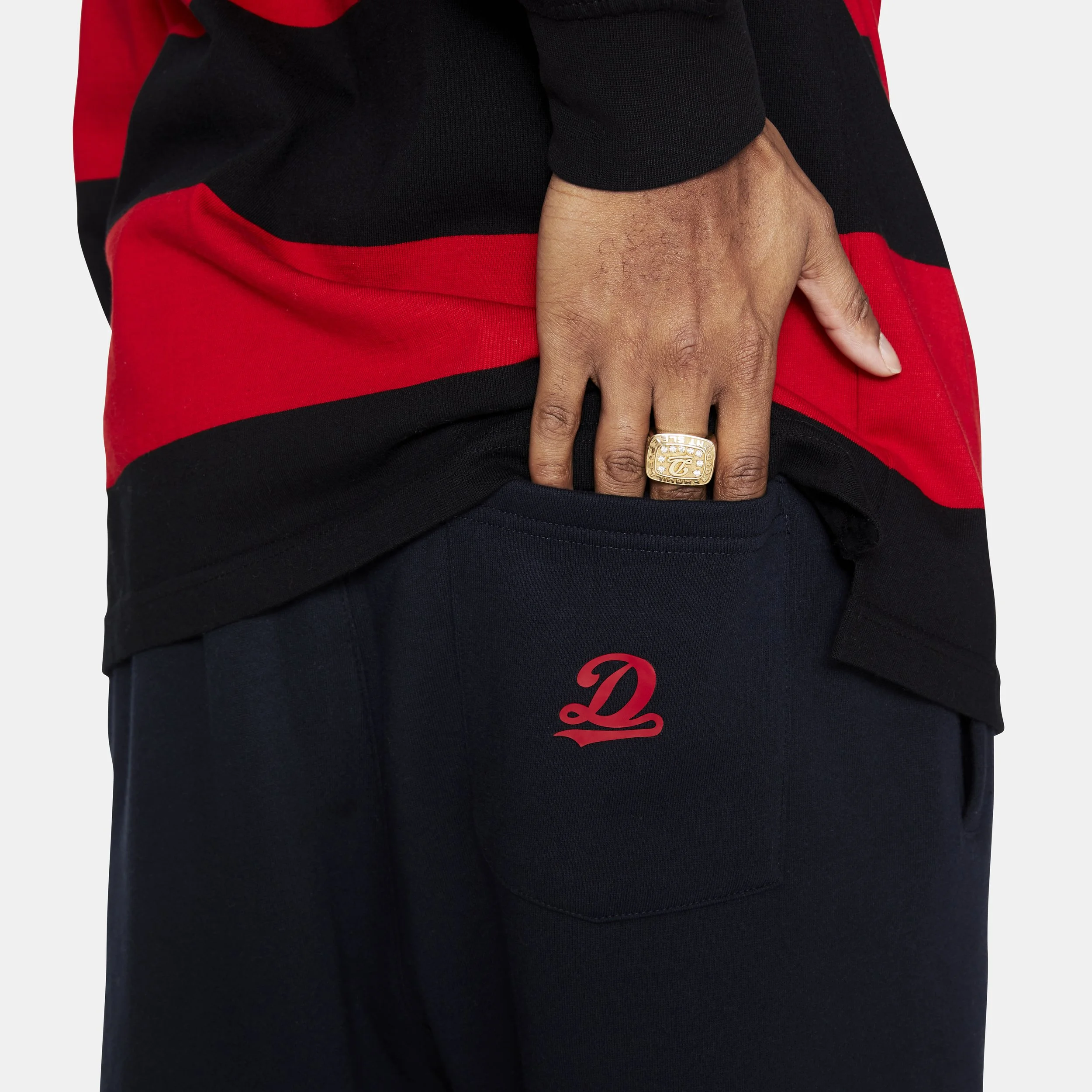 SHOT_03_DREAMVILLE_BOTTOM_BACK_007.jpg