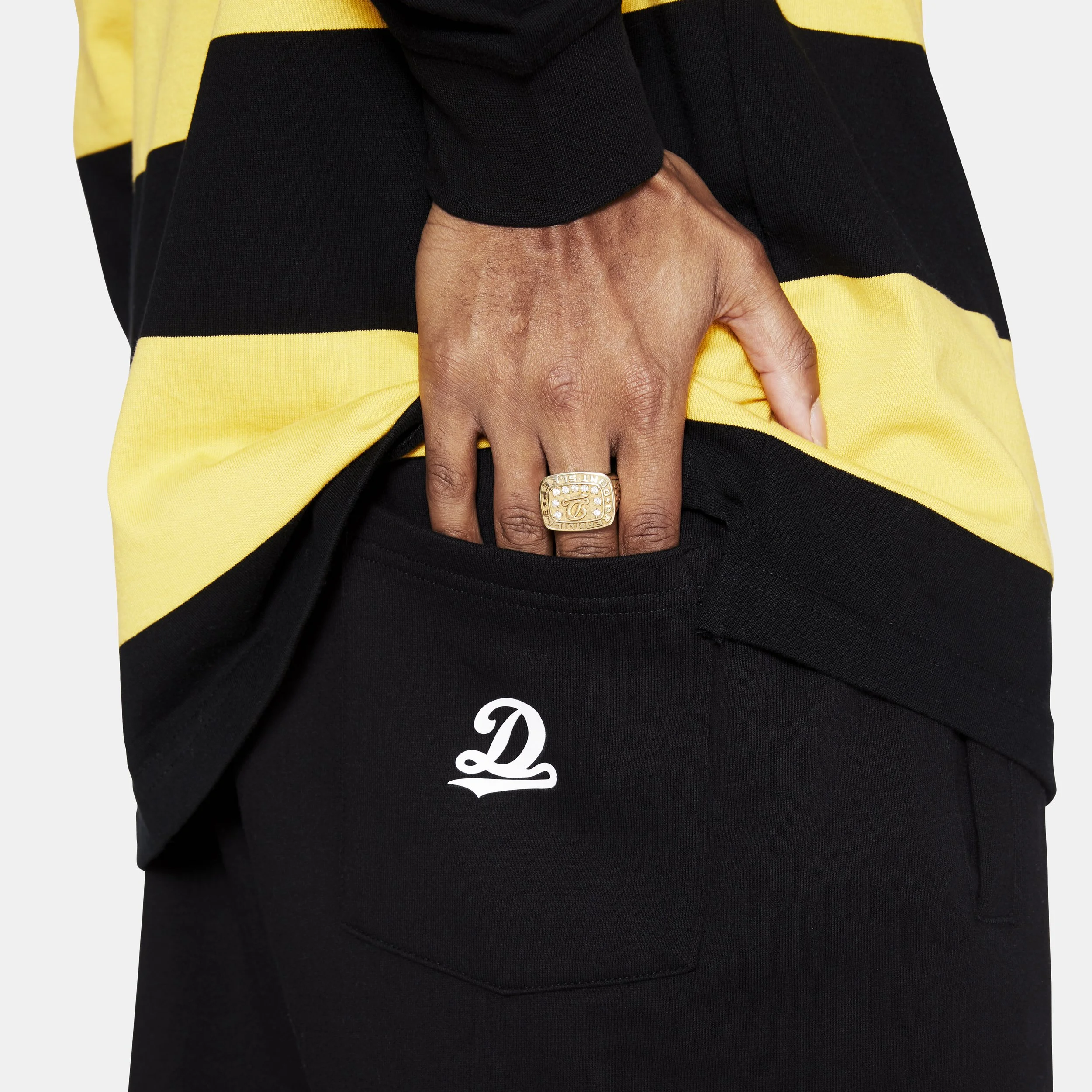 SHOT_04_DREAMVILLE_BOTTOMS_BACK_022.jpg