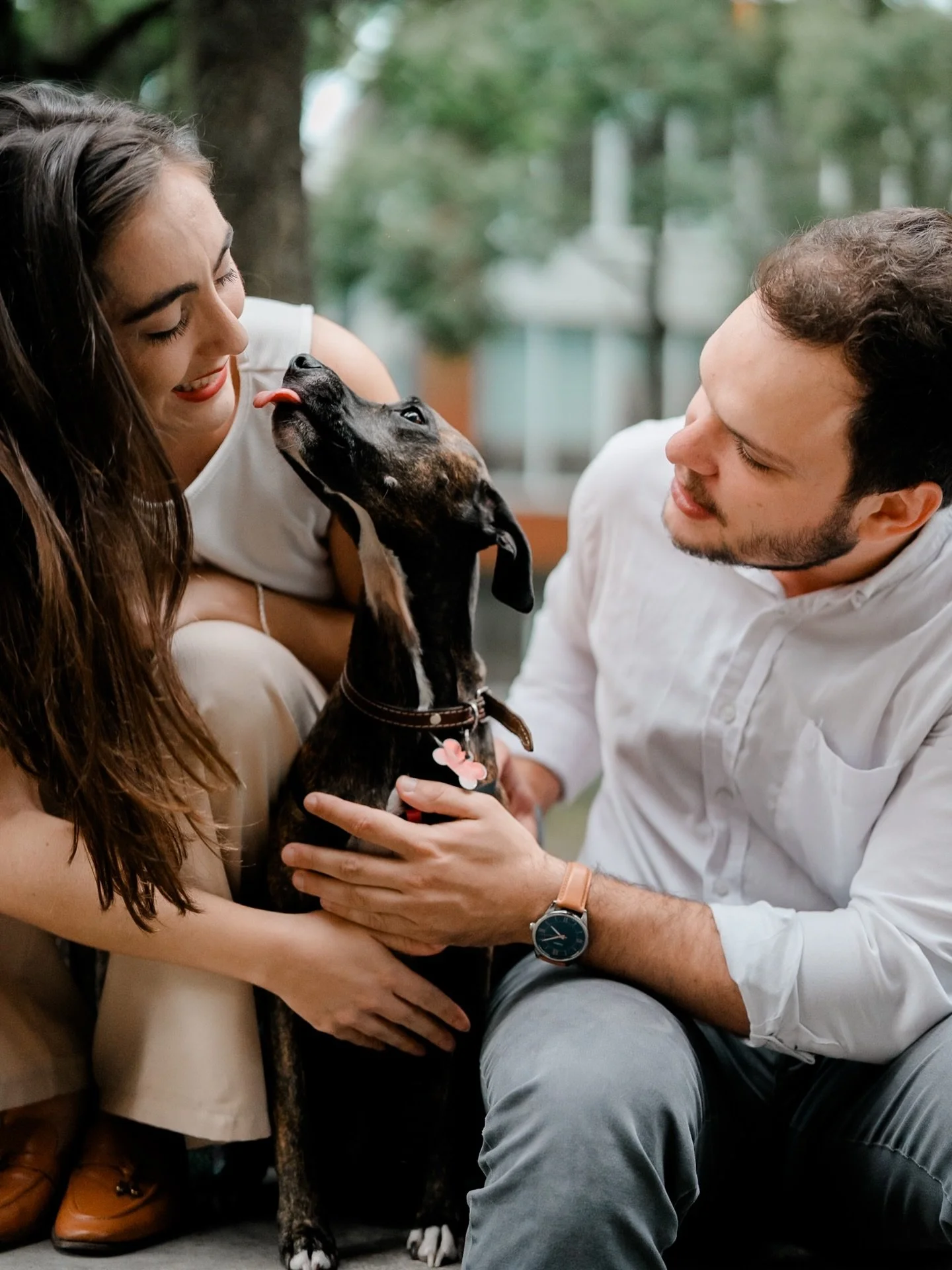 A sensa&ccedil;&atilde;o da liberdade, do riso livre, da conversa solta e do amor. Foi assim, com um gostinho de nostalgia, a sess&atilde;o pr&eacute; wedding da Raquel e do Michael.
.
Fazer as fotos no espa&ccedil;o onde carrega a hist&oacute;ria do