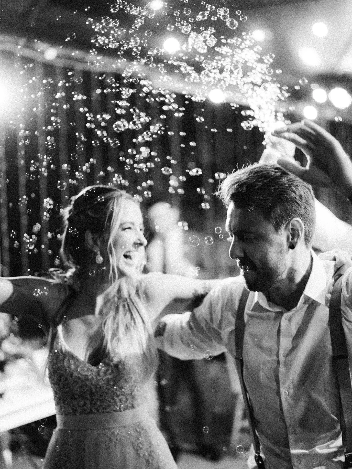 O casamento da Tais e do Fl&aacute;vio foi totalmente a cara deles. Eu acompanhei tudo por tanto tempo que ver aquele dia finalmente acontecer foi especial demais. N&atilde;o foi s&oacute; bonito, sabe? Foi verdadeiro. Tinha simplicidade, tinha inten