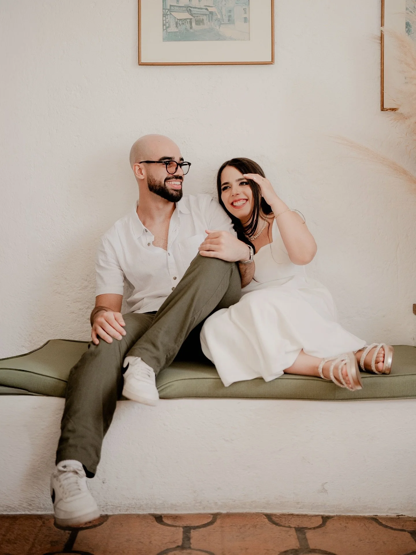 Lindo. Doce. Leve. Carinhoso. A Laura e o Matheus s&atilde;o aquele casal doce e leve e carinhoso e que s&atilde;o parceiros. &Agrave;s vezes parece que falar que o casal &eacute; parceiro n&atilde;o faz sentido, mas faz. Eu sei que faz. 
.
N&oacute;