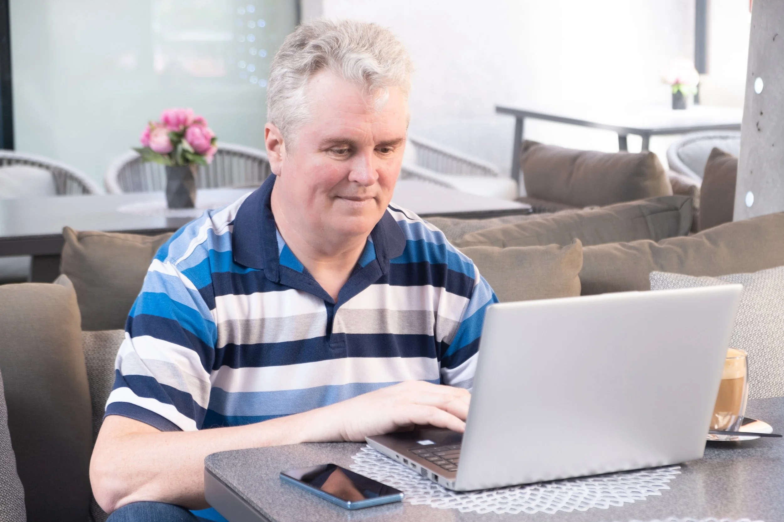 Online Hormone Therapy for Men: What You Can Expect From a Telehealth TRT Program