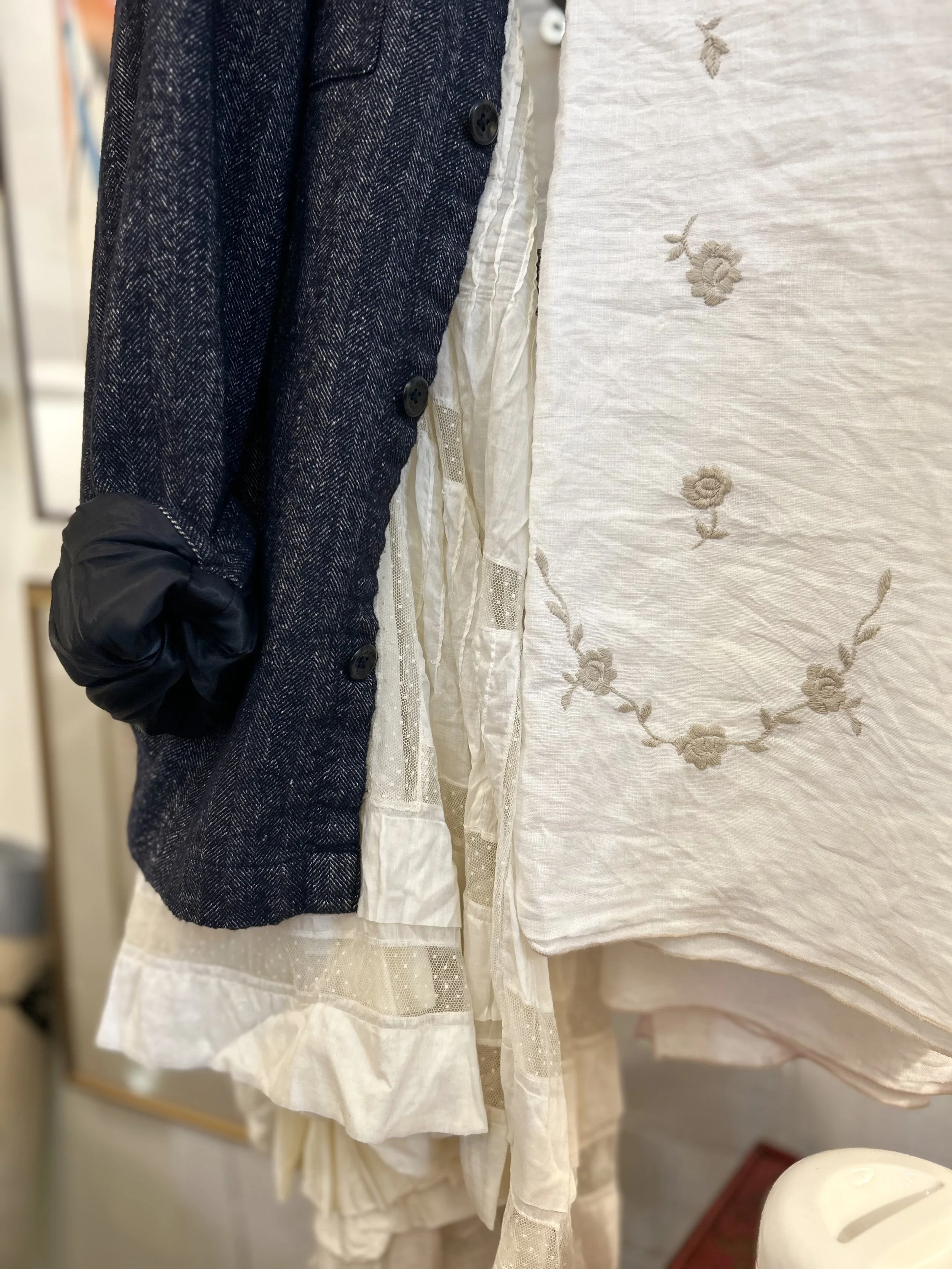 Linens, Laces and Wool's