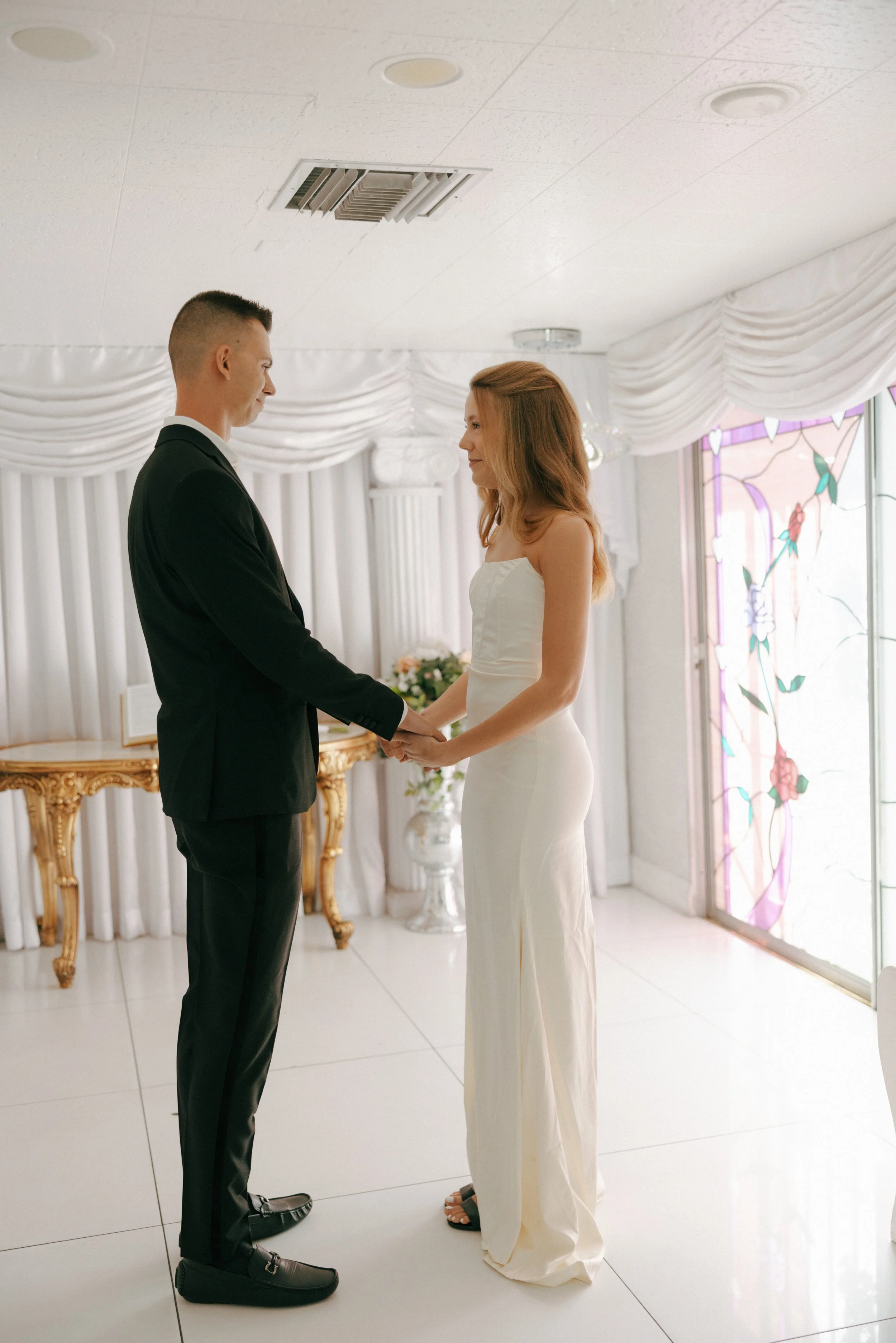 Little White Chapel Elopement Photographer | Meliyah D Photography