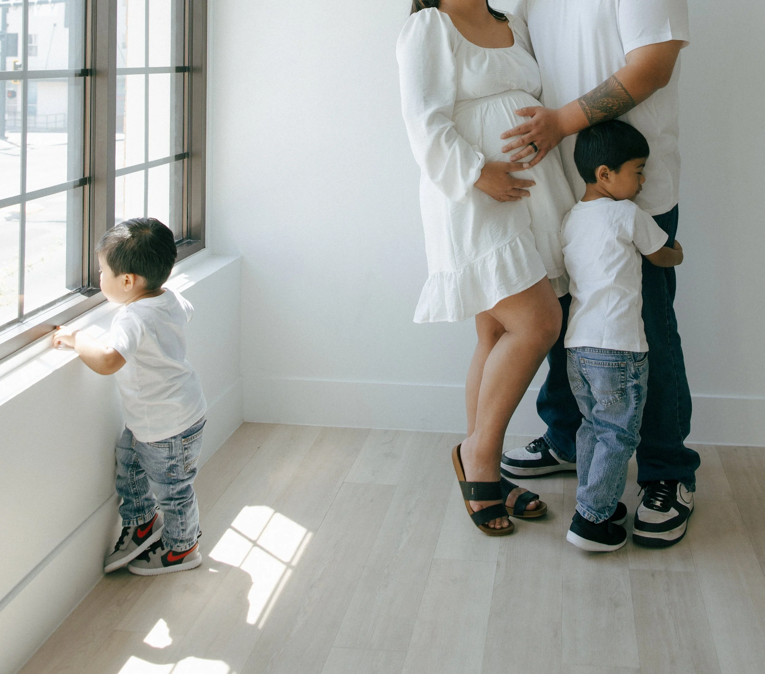Las Vegas family photos | The White Space LV - Meliyah D Photography