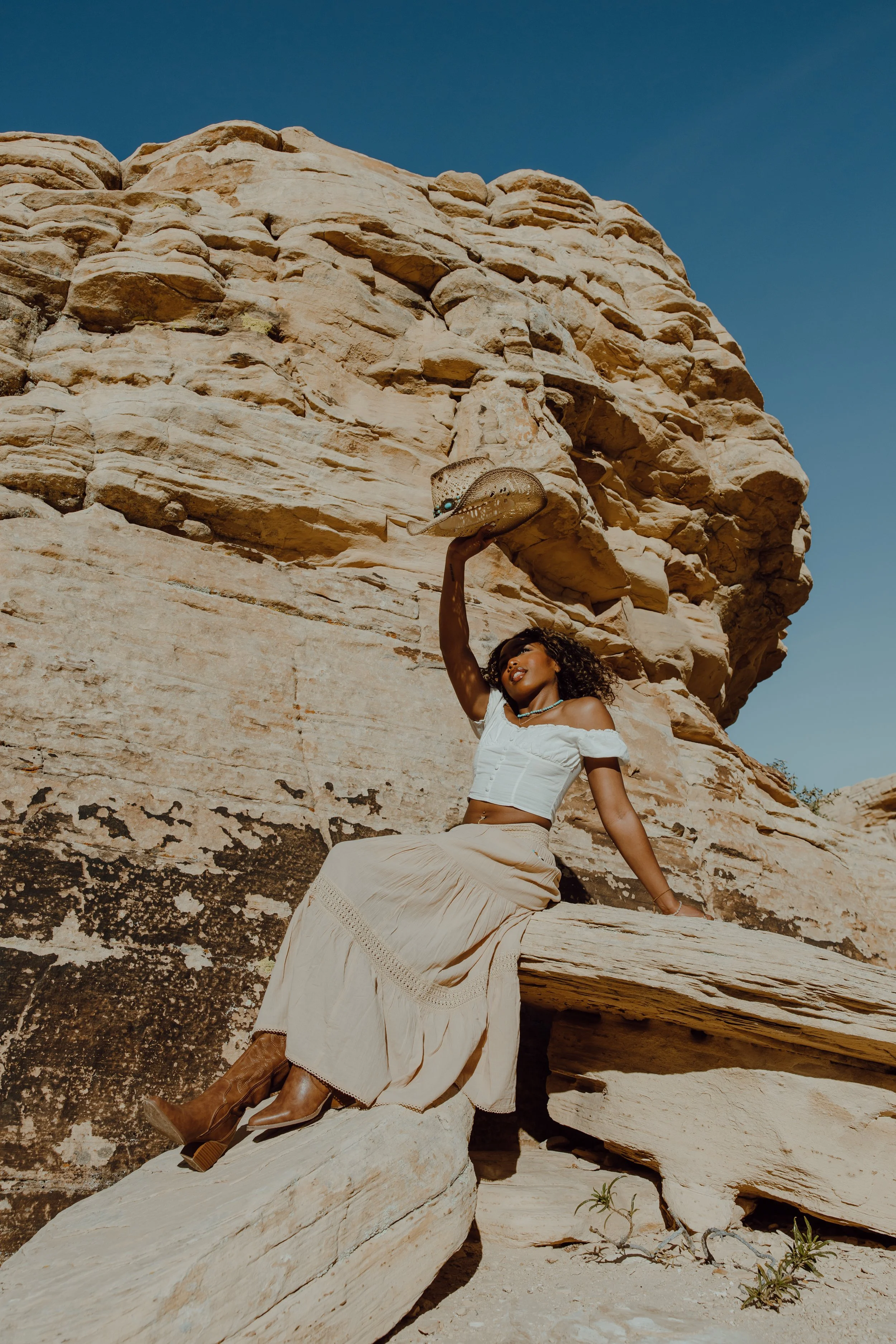Las Vegas boho portrait session at Red Rock | Meliyah D Photography