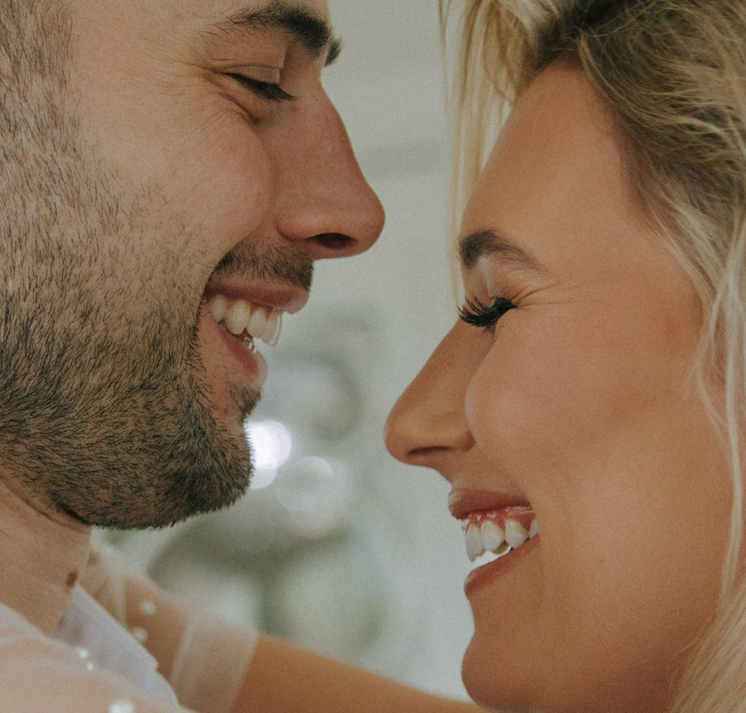 Little White Chapel Elopement in Las Vegas - Meliyah D Photography