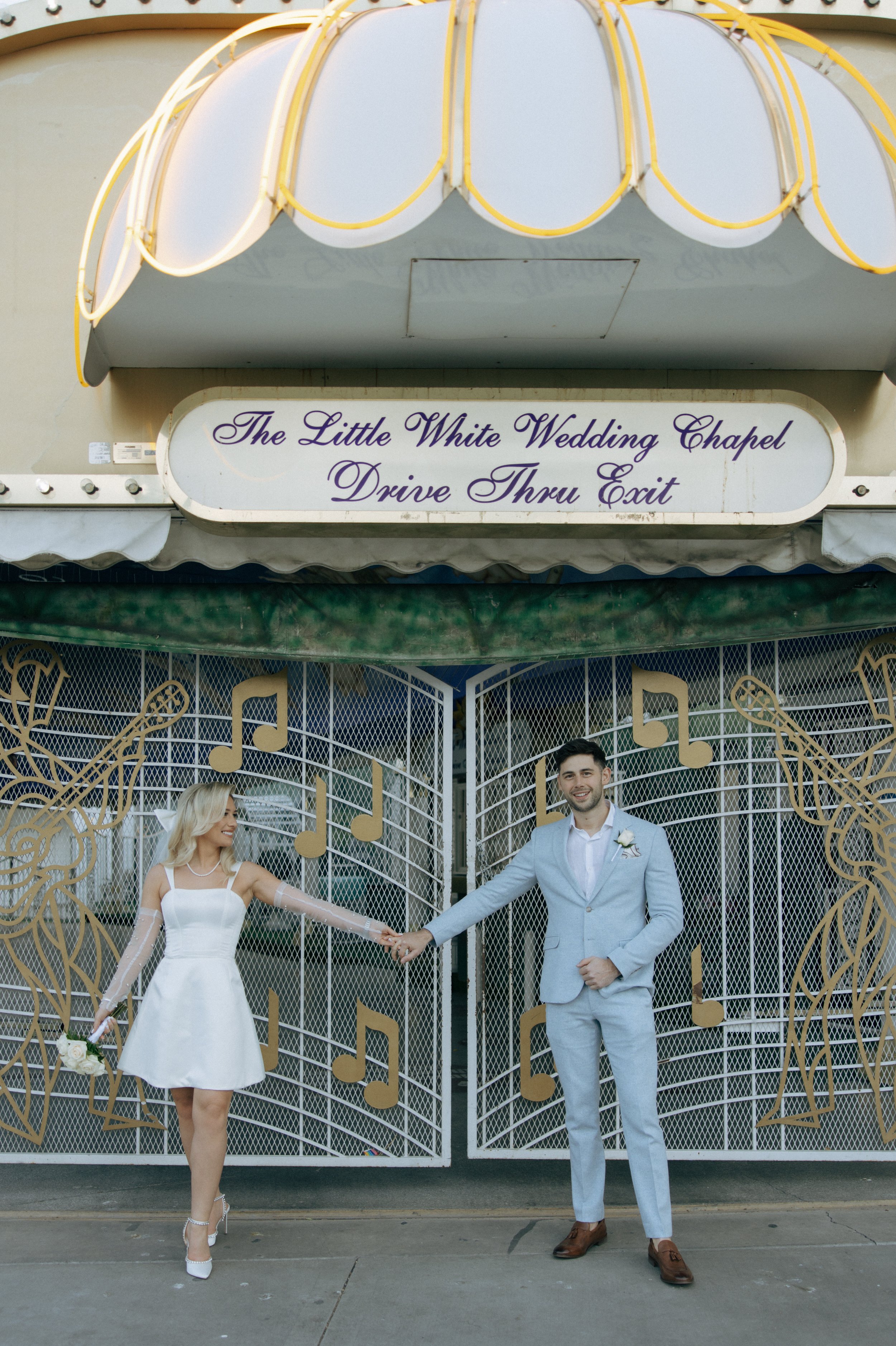 Little White Chapel Elopement in Las Vegas - Meliyah D Photography