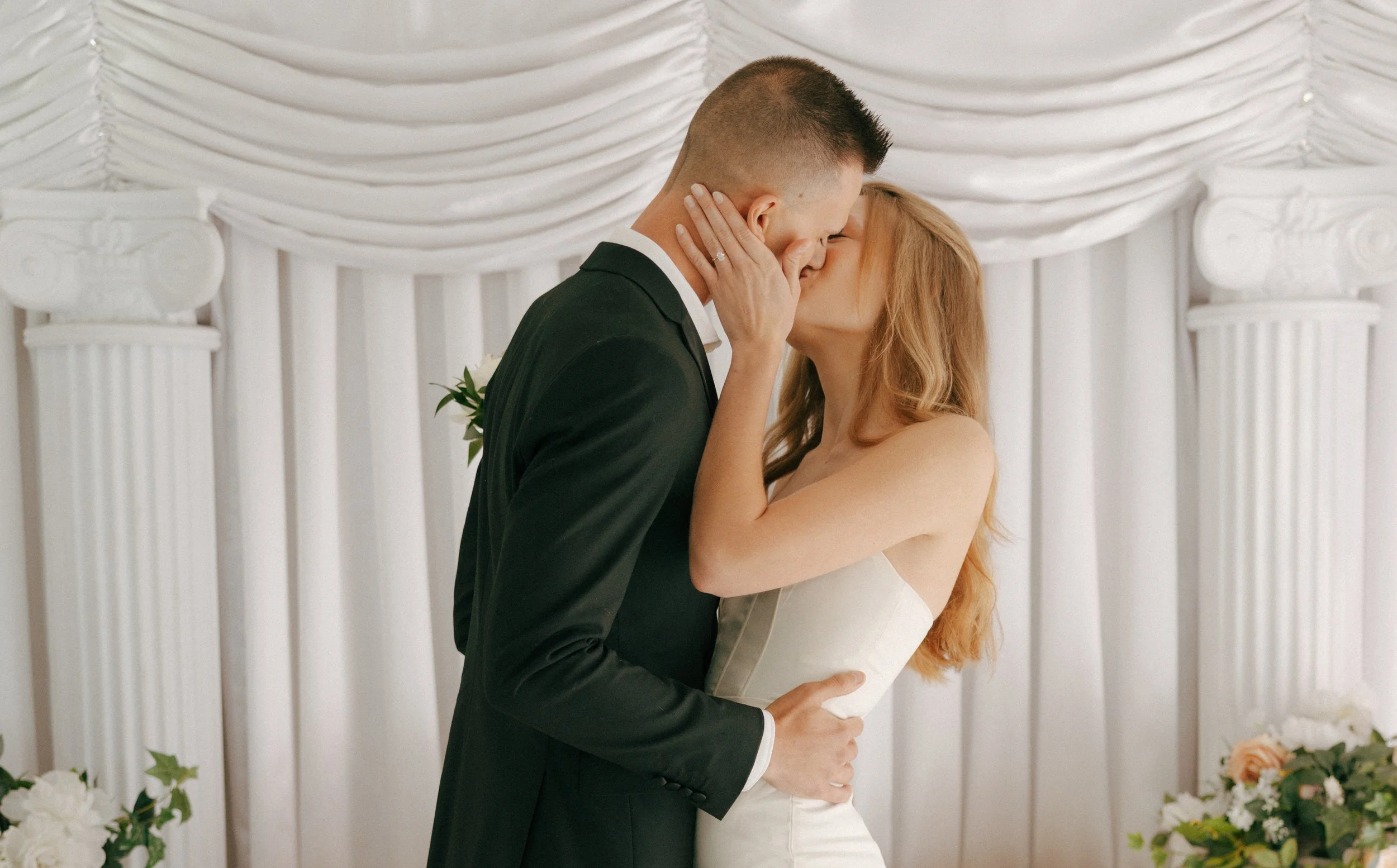 Little White Chapel Ceremony in Las Vegas | Meliyah D Photography