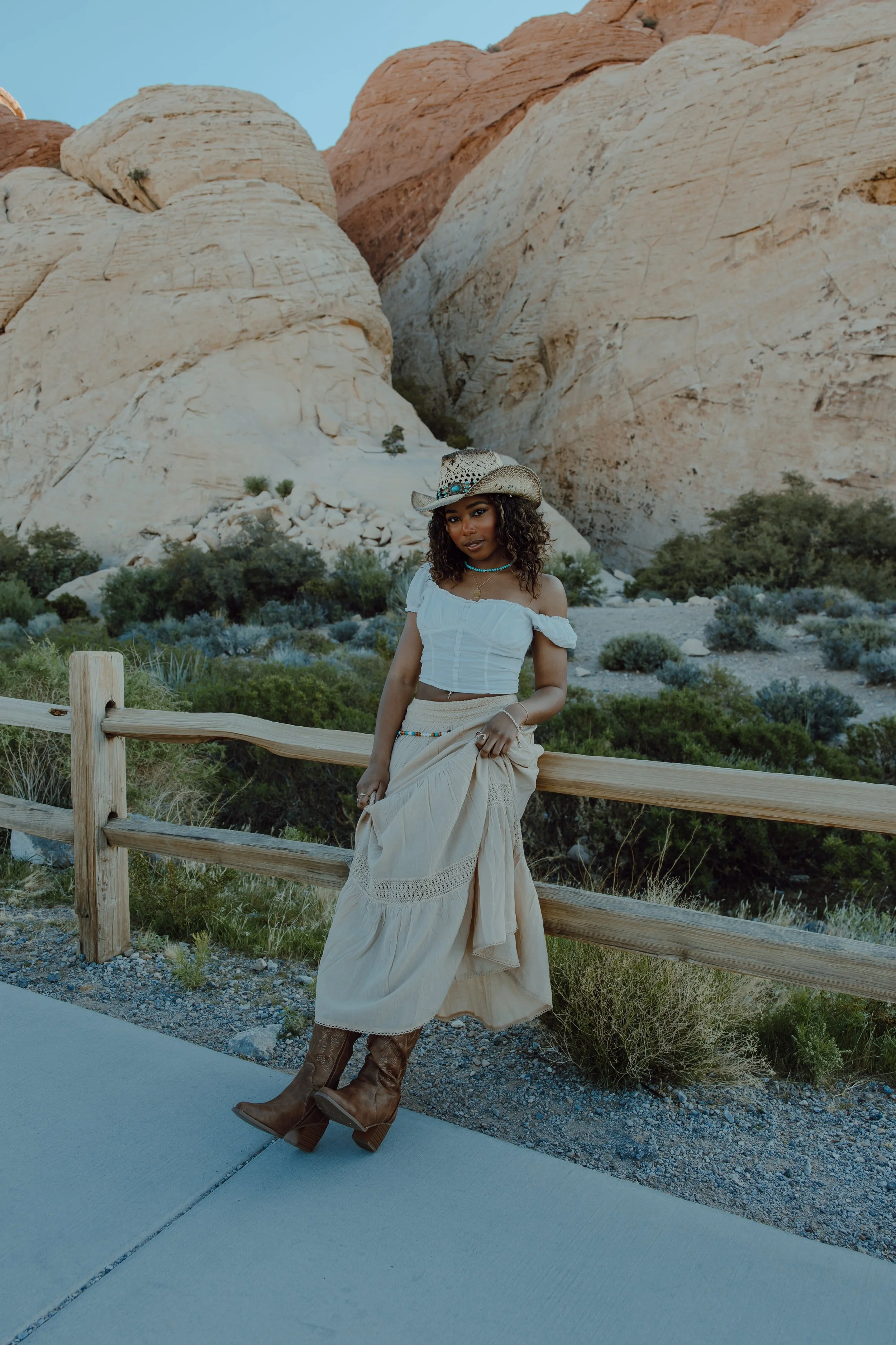 Las Vegas boho portrait session at Red Rock | Meliyah D Photography