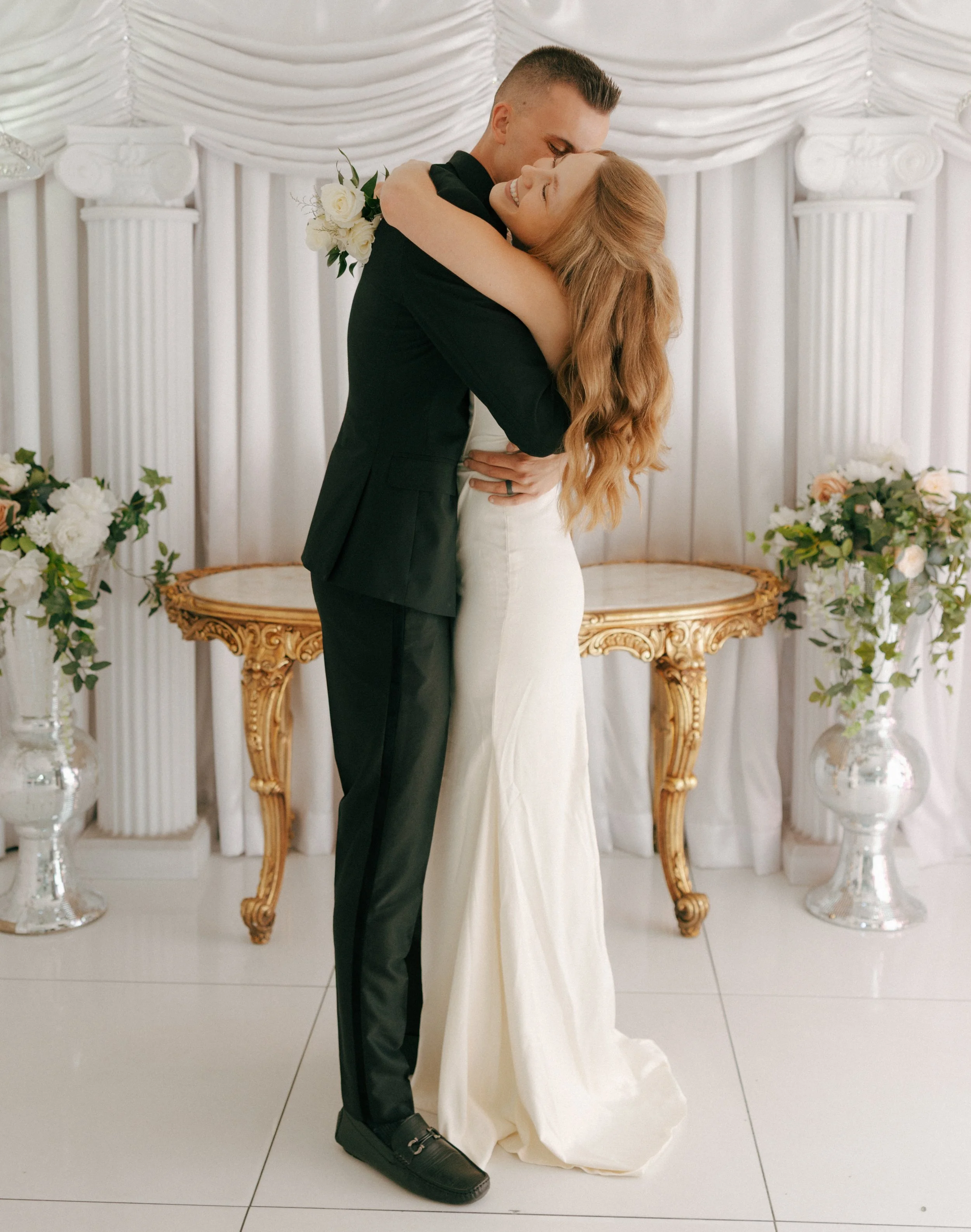 Little White Chapel Ceremony in Las Vegas | Meliyah D Photography