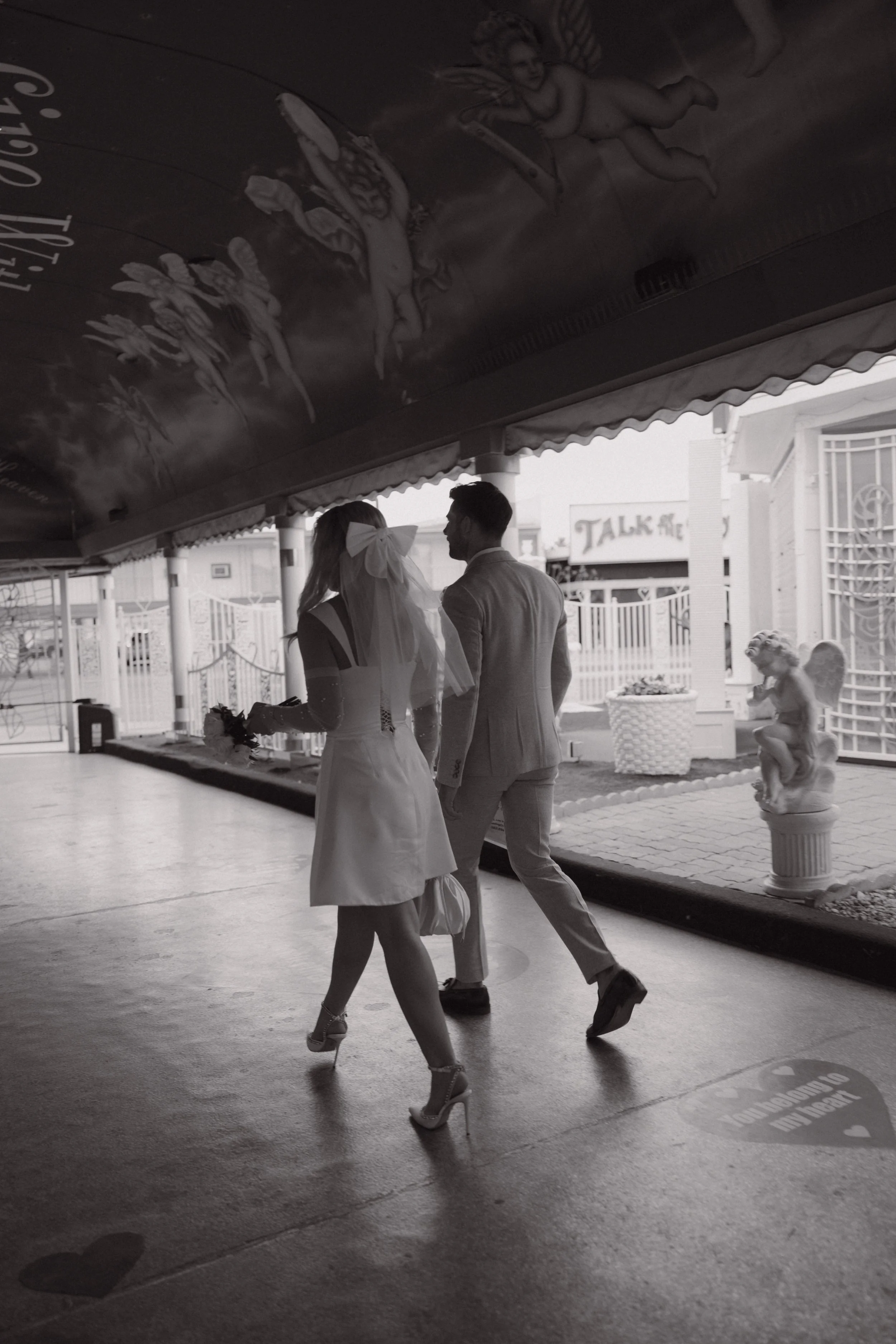 Little White Chapel Elopement in Las Vegas - Meliyah D Photography