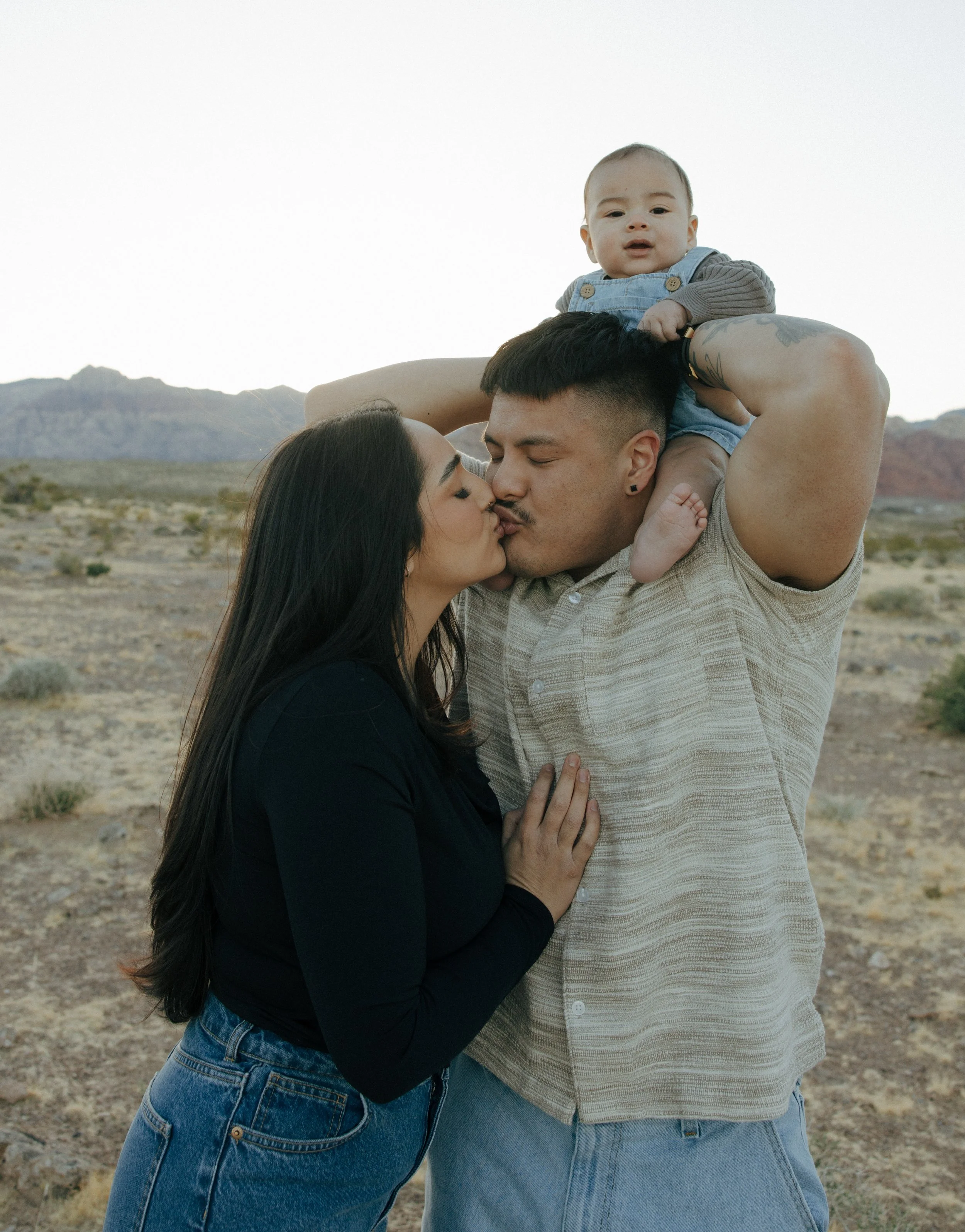 Red Rock Family Portraits | Las Vegas - Meliyah D Photography
