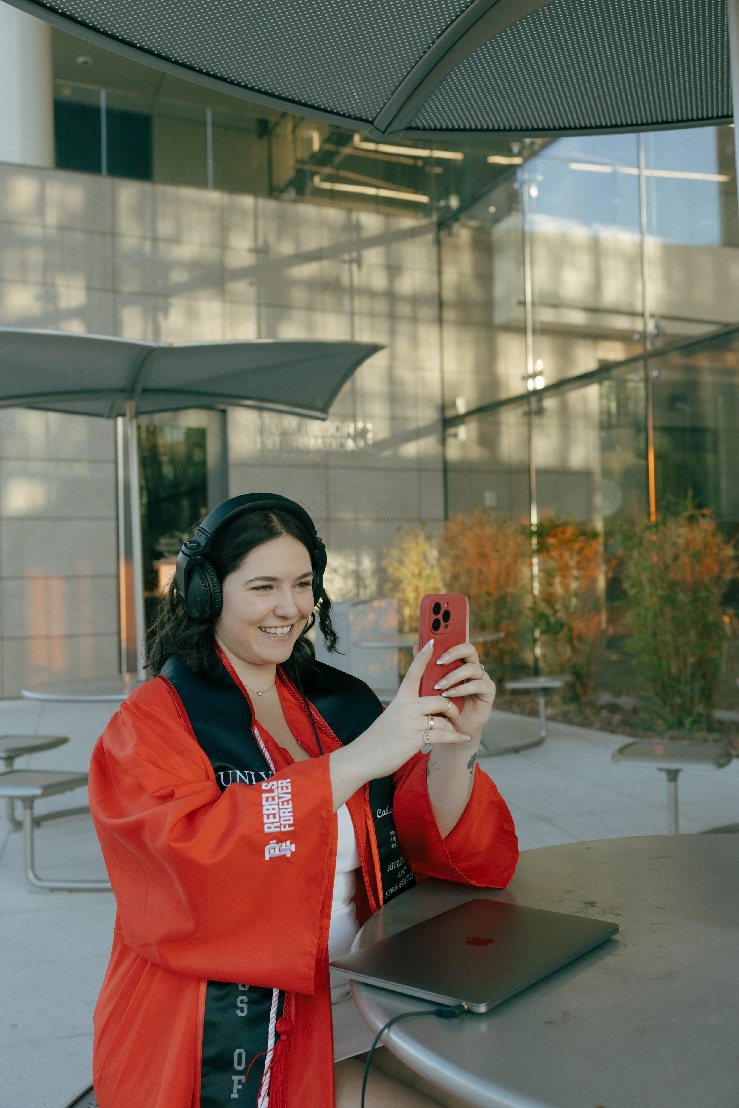 UNLV Graduation Photos | Las Vegas - Meliyah D Photography 