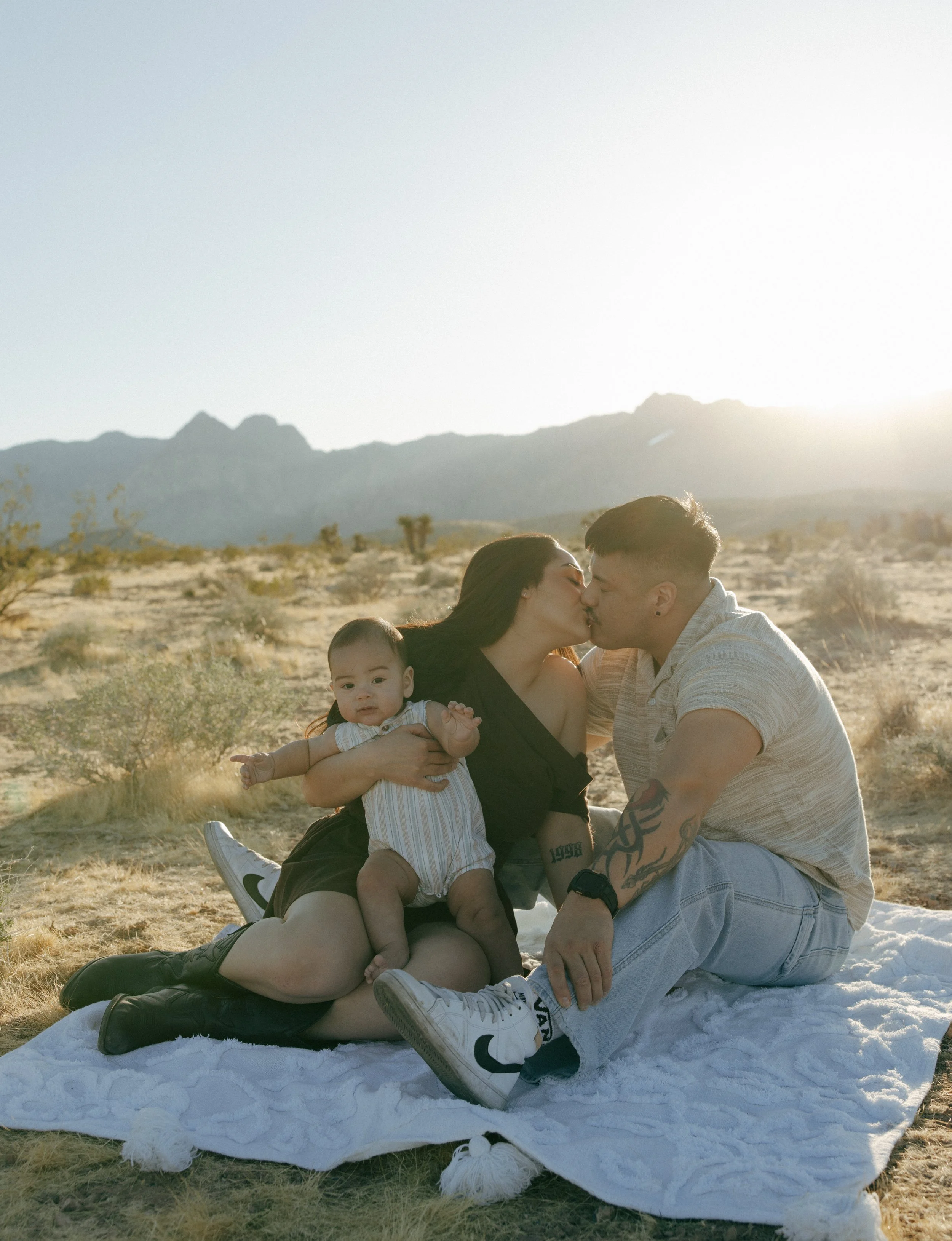 Red Rock Family Portraits | Las Vegas - Meliyah D Photography