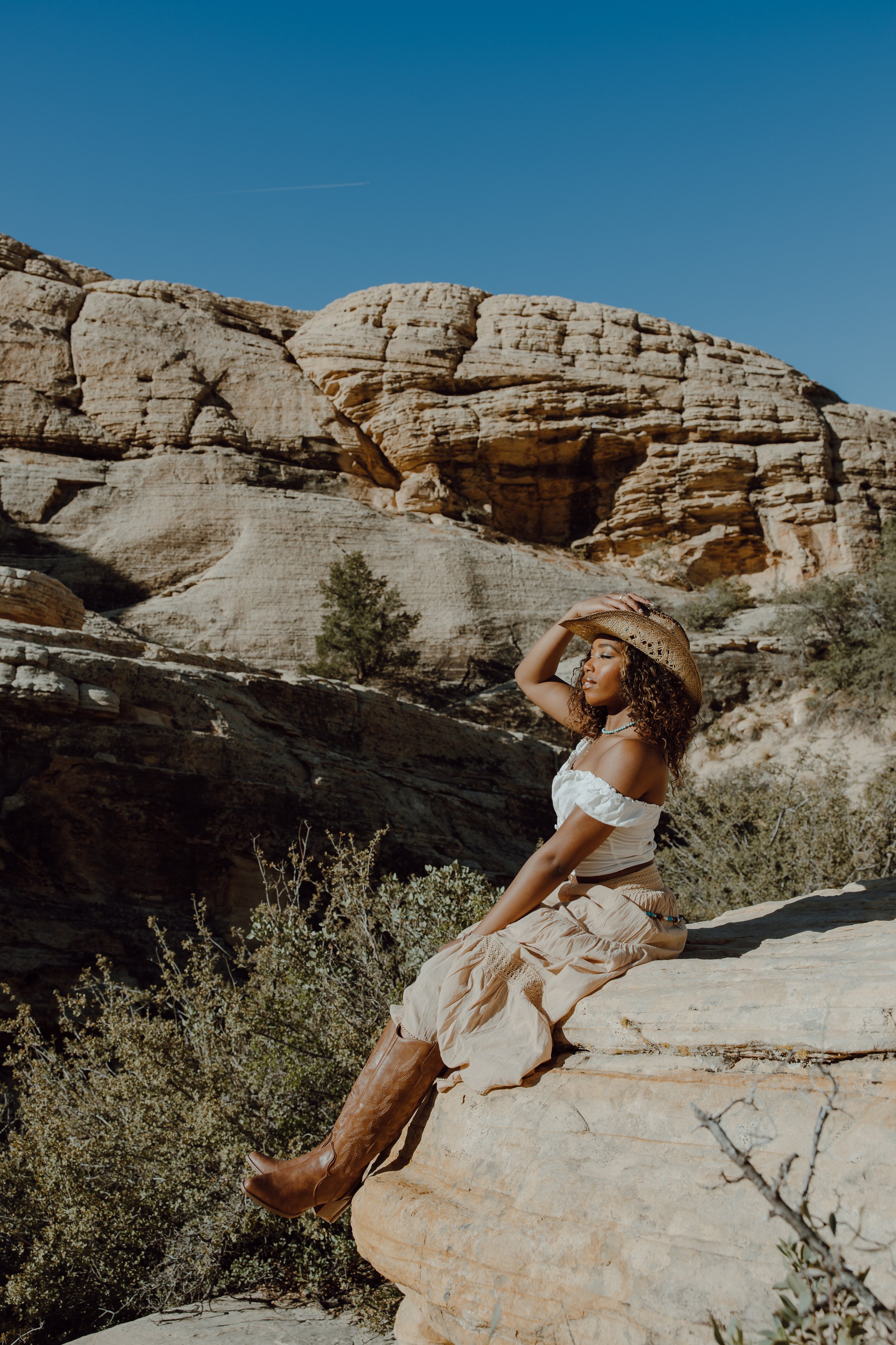 Las Vegas boho portrait session at Red Rock | Meliyah D Photography
