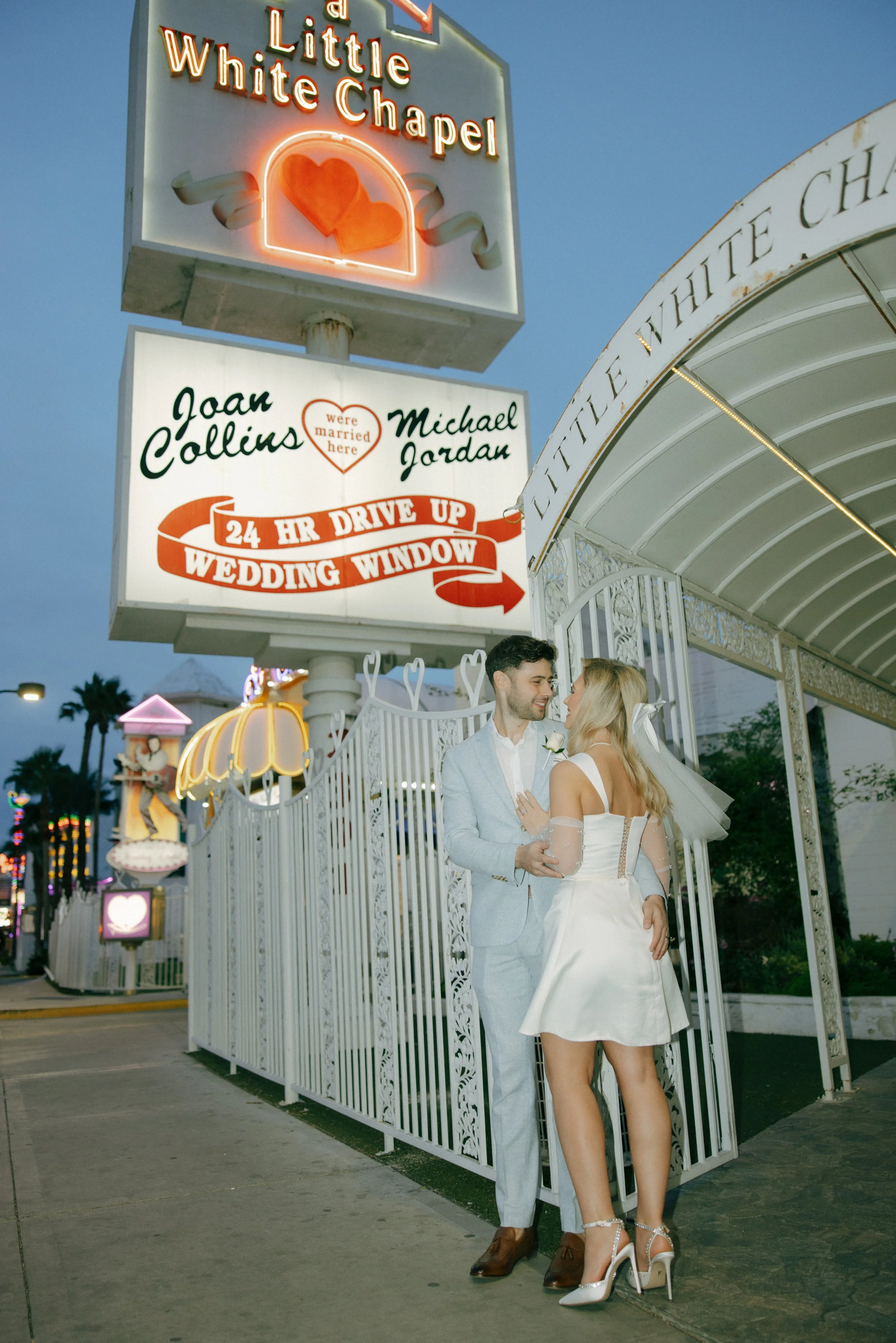 Little White Chapel Elopement in Las Vegas - Meliyah D Photography