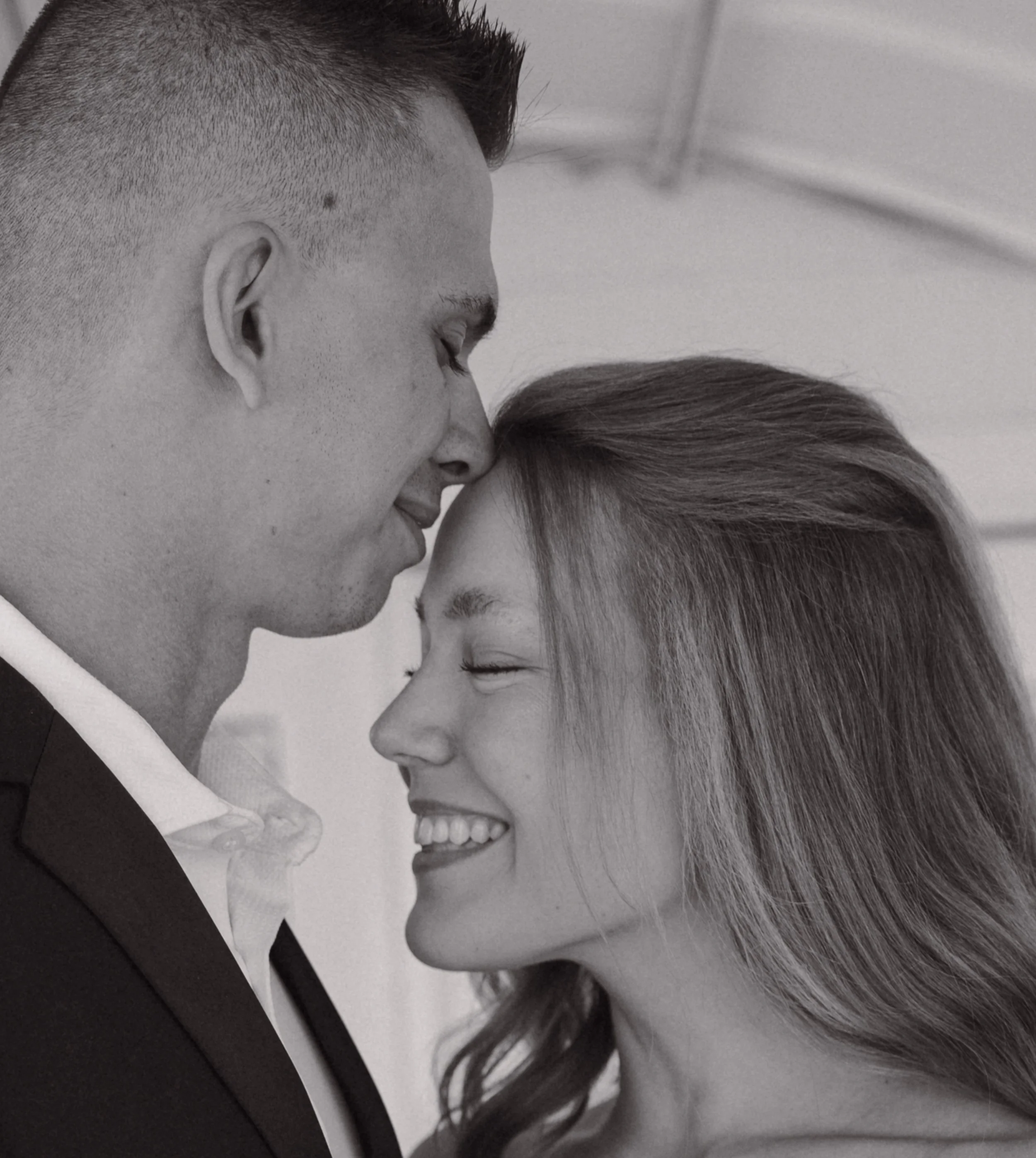 Intimate Elopement photos at The Little White Chapel | Meliyah D Photography