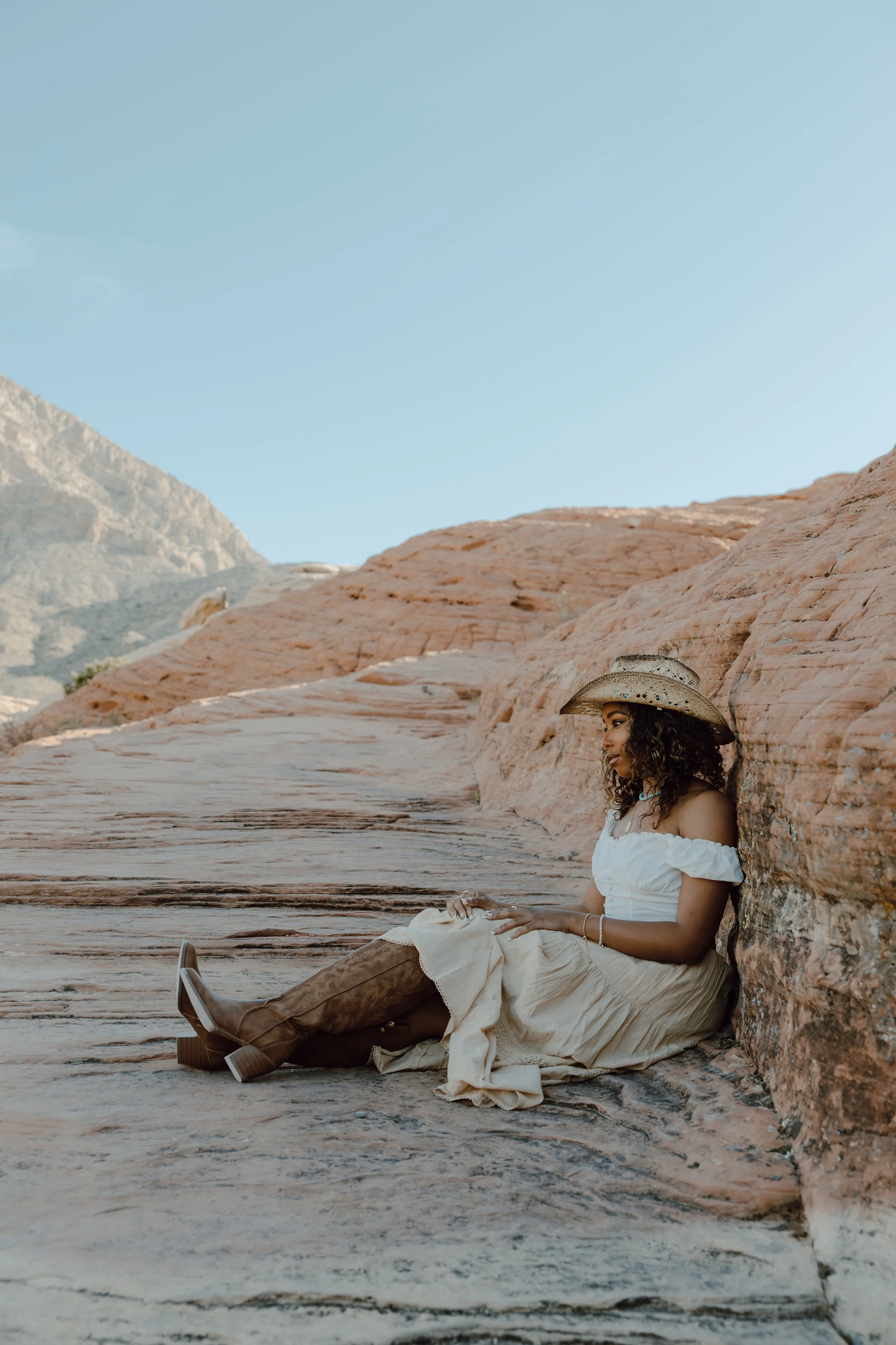 Las Vegas boho portrait session at Red Rock | Meliyah D Photography