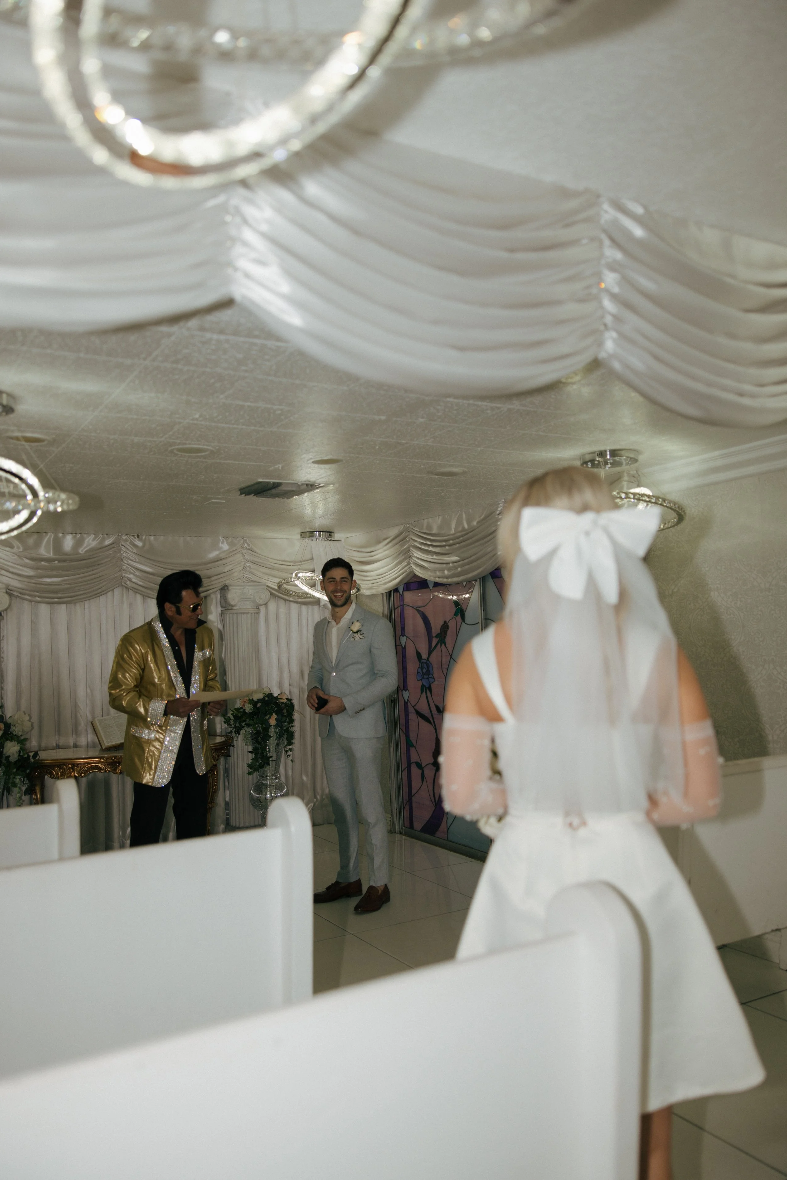 Little White Chapel Elopement in Las Vegas - Meliyah D Photography